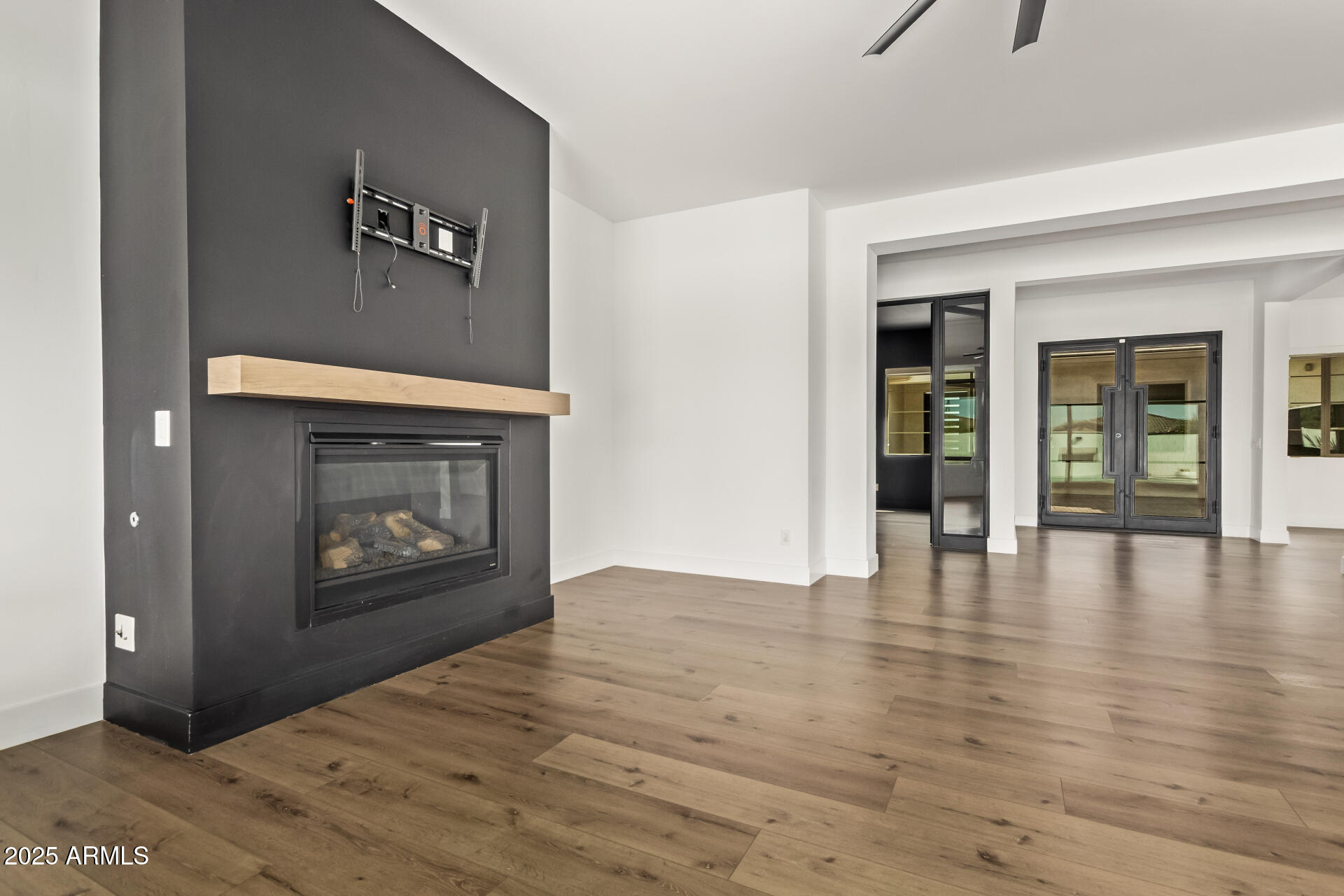 23154 E VIA DE OLIVOS