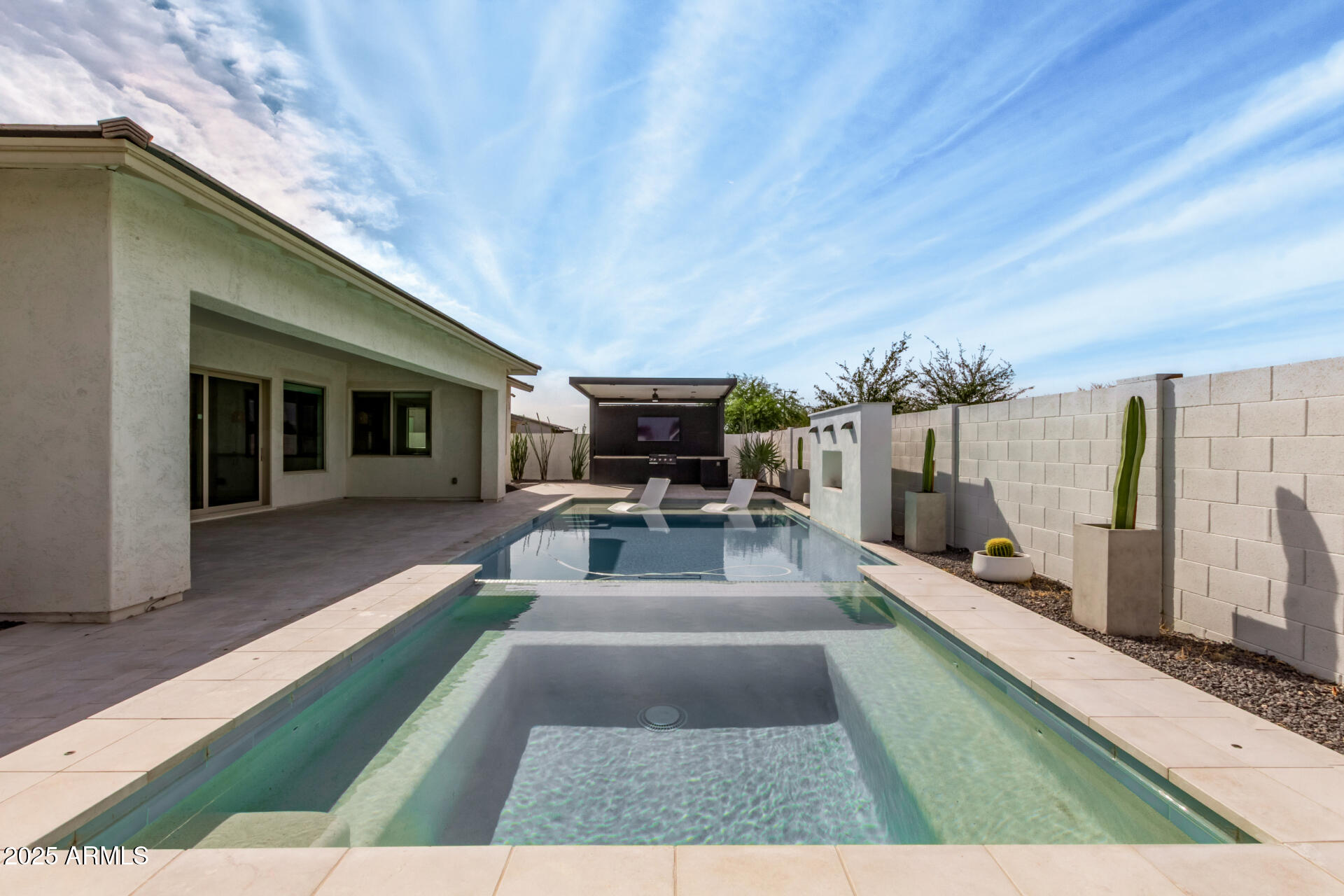 23154 E VIA DE OLIVOS