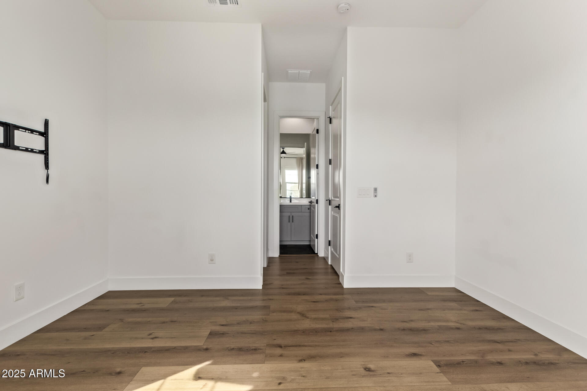 23154 E VIA DE OLIVOS