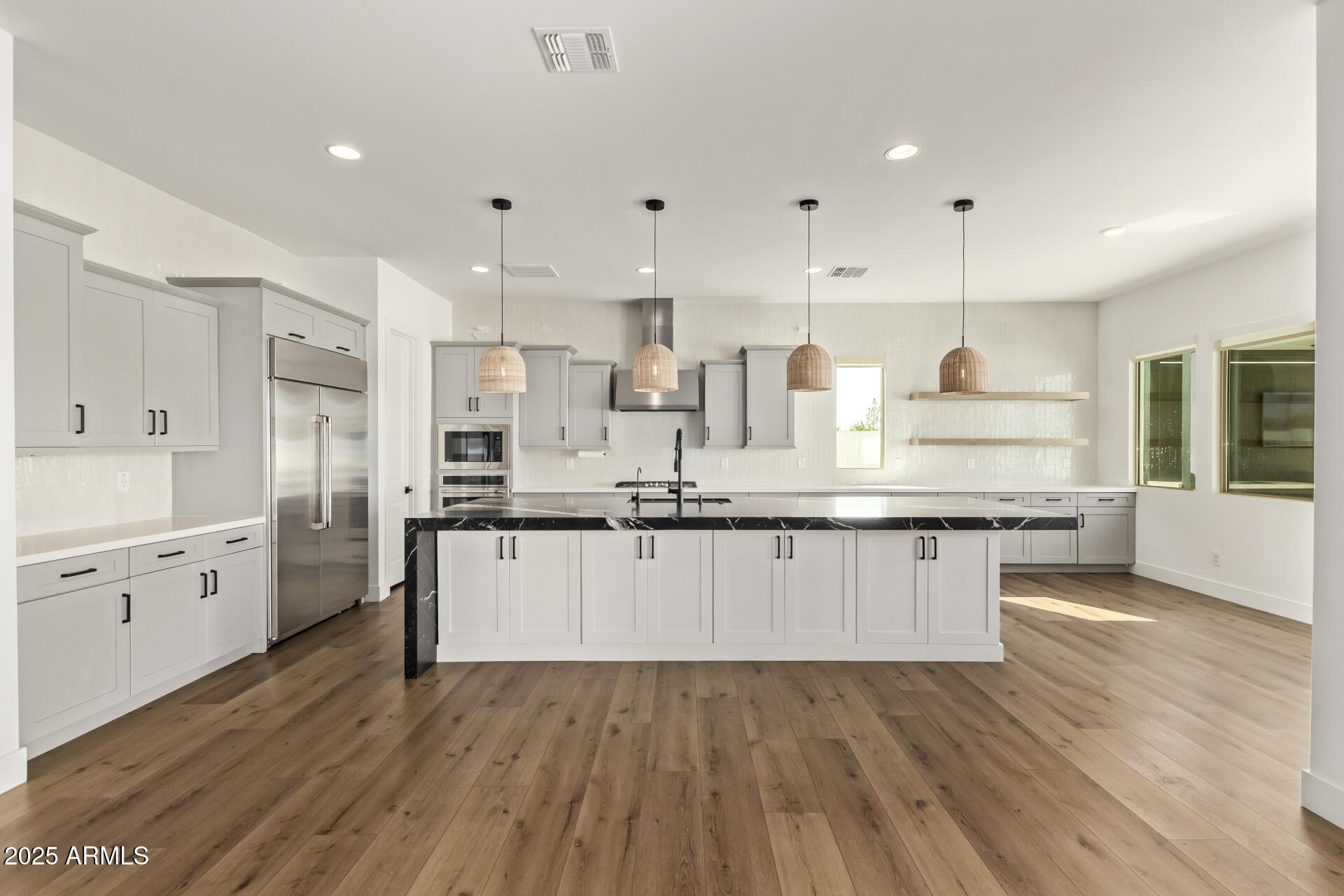 23154 E VIA DE OLIVOS