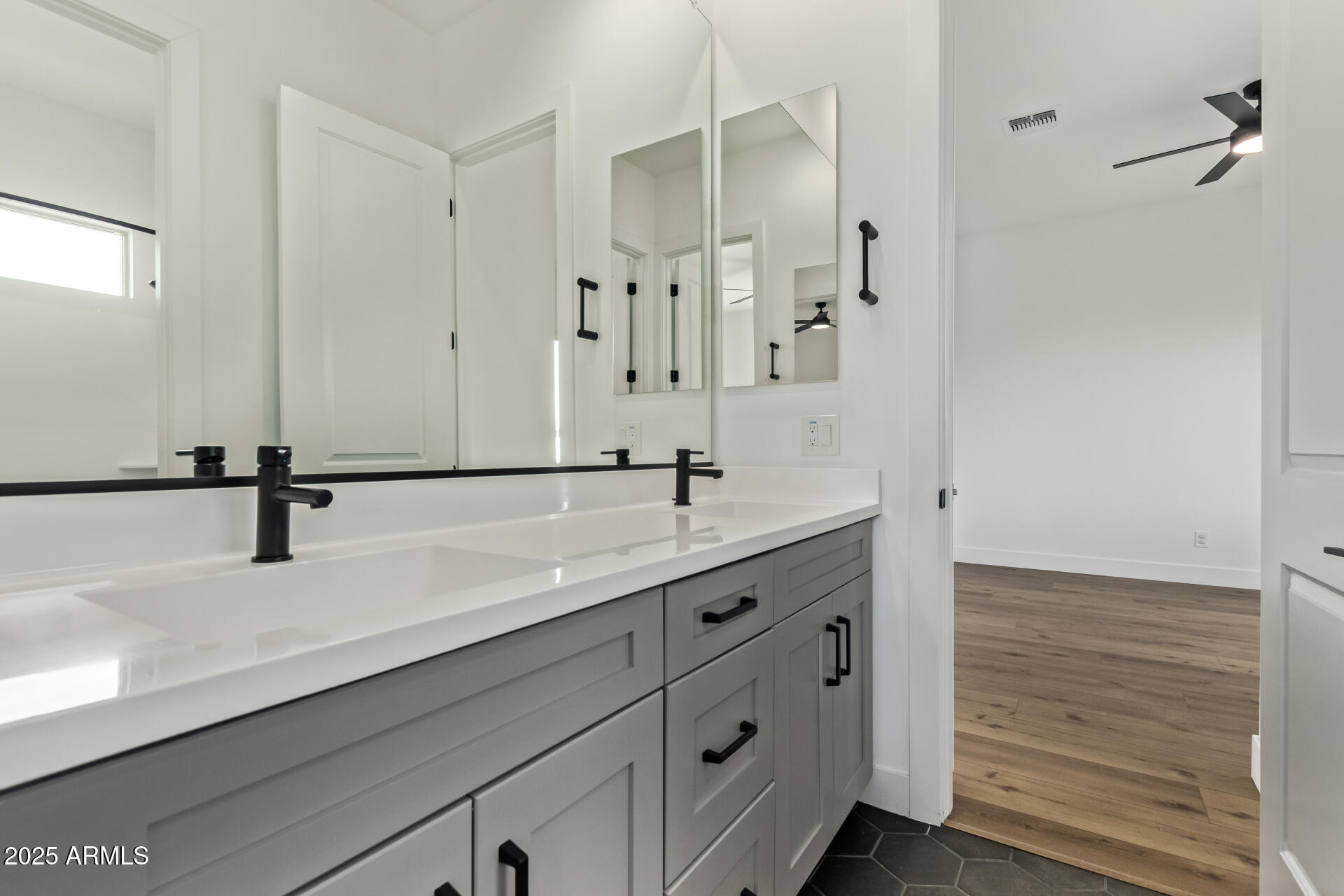 23154 E VIA DE OLIVOS