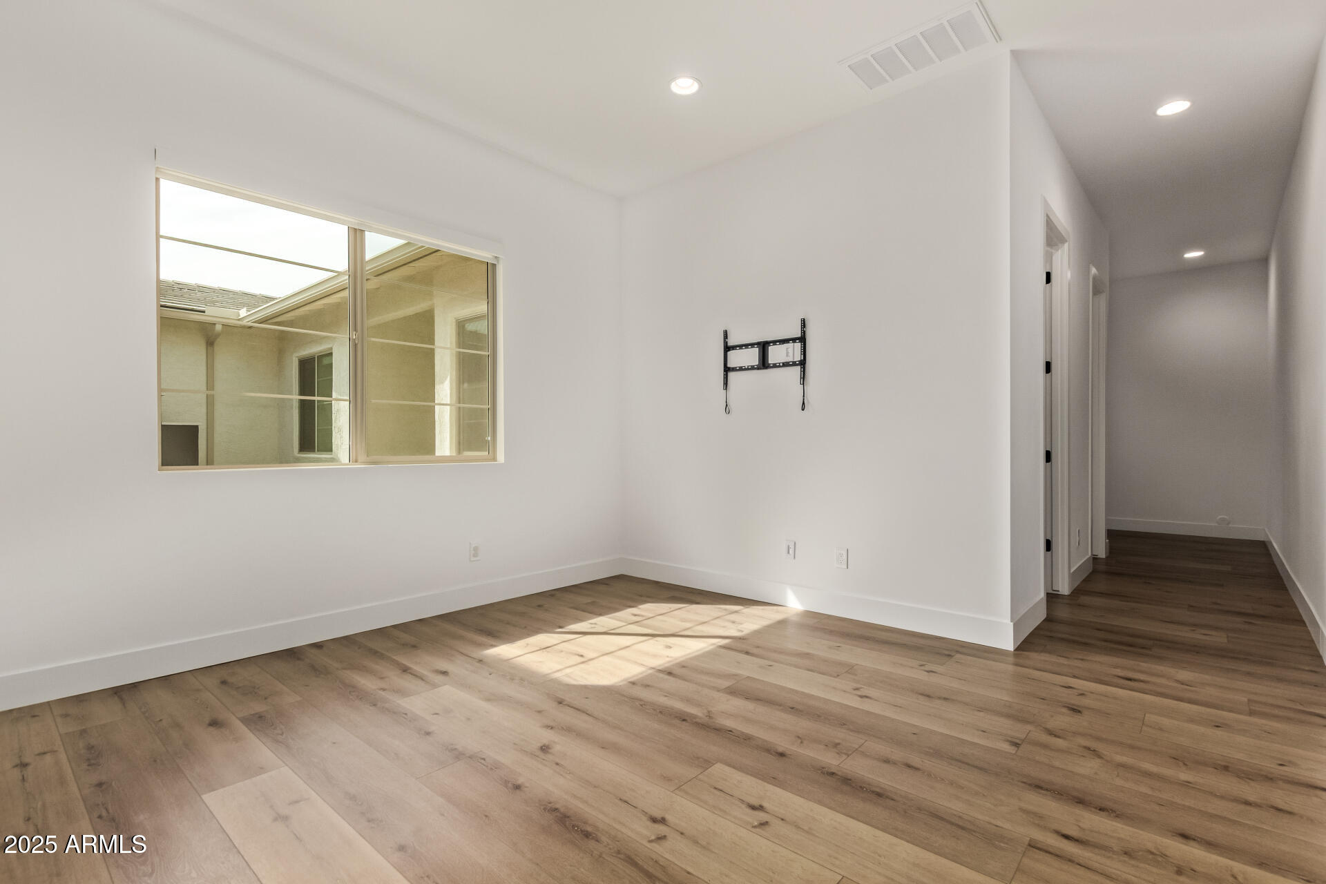 23154 E VIA DE OLIVOS