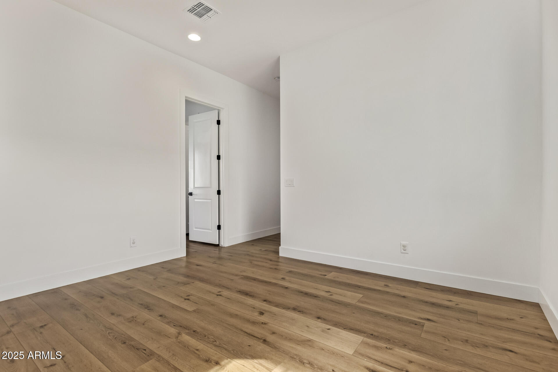 23154 E VIA DE OLIVOS