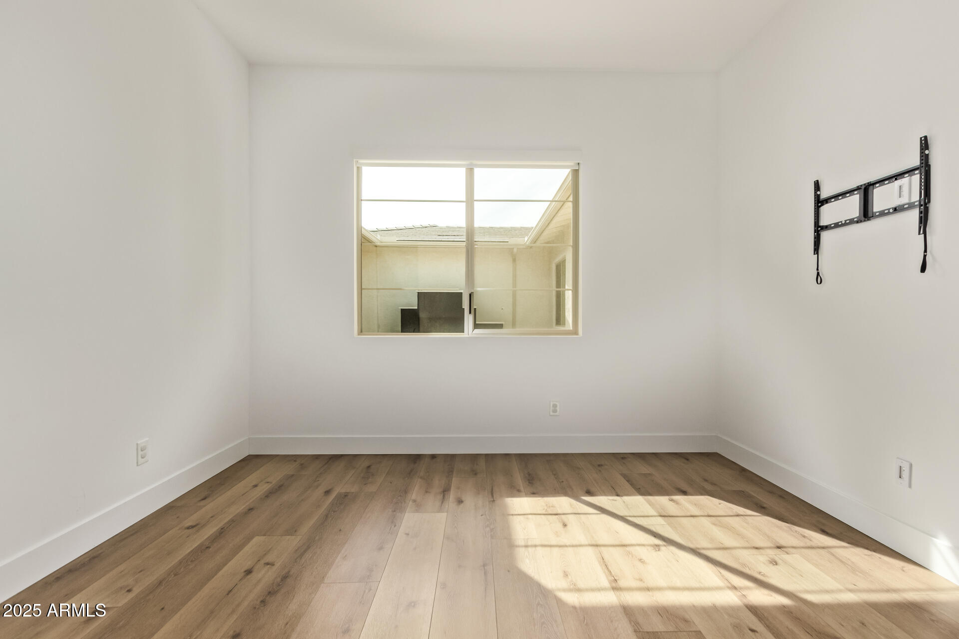 23154 E VIA DE OLIVOS