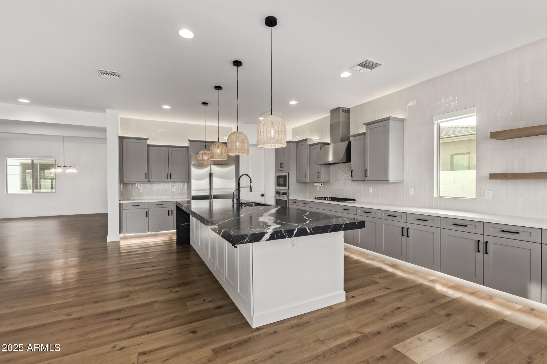 23154 E VIA DE OLIVOS