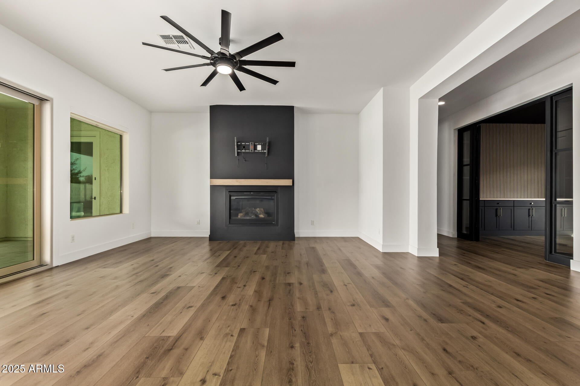 23154 E VIA DE OLIVOS