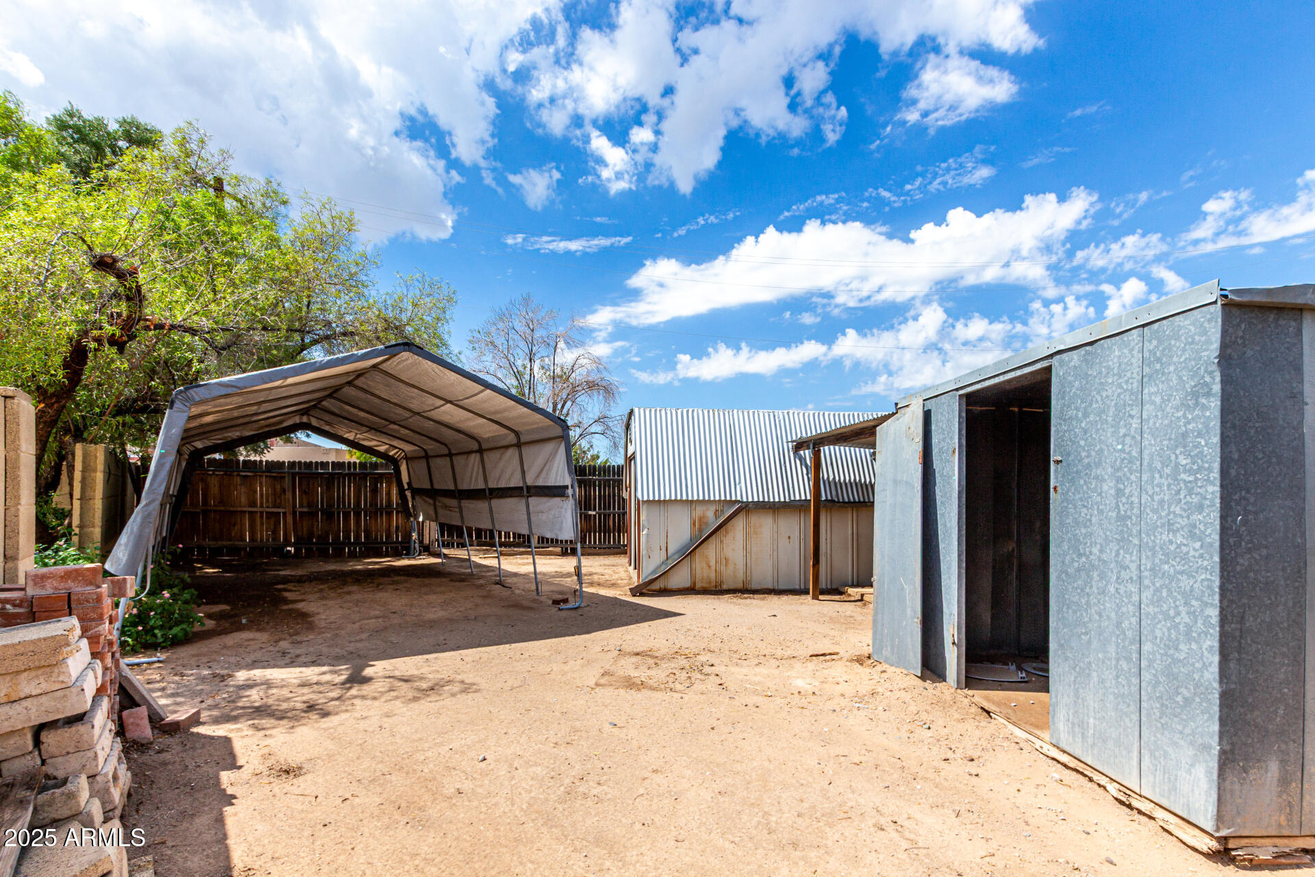 2319 W WETHERSFIELD Road