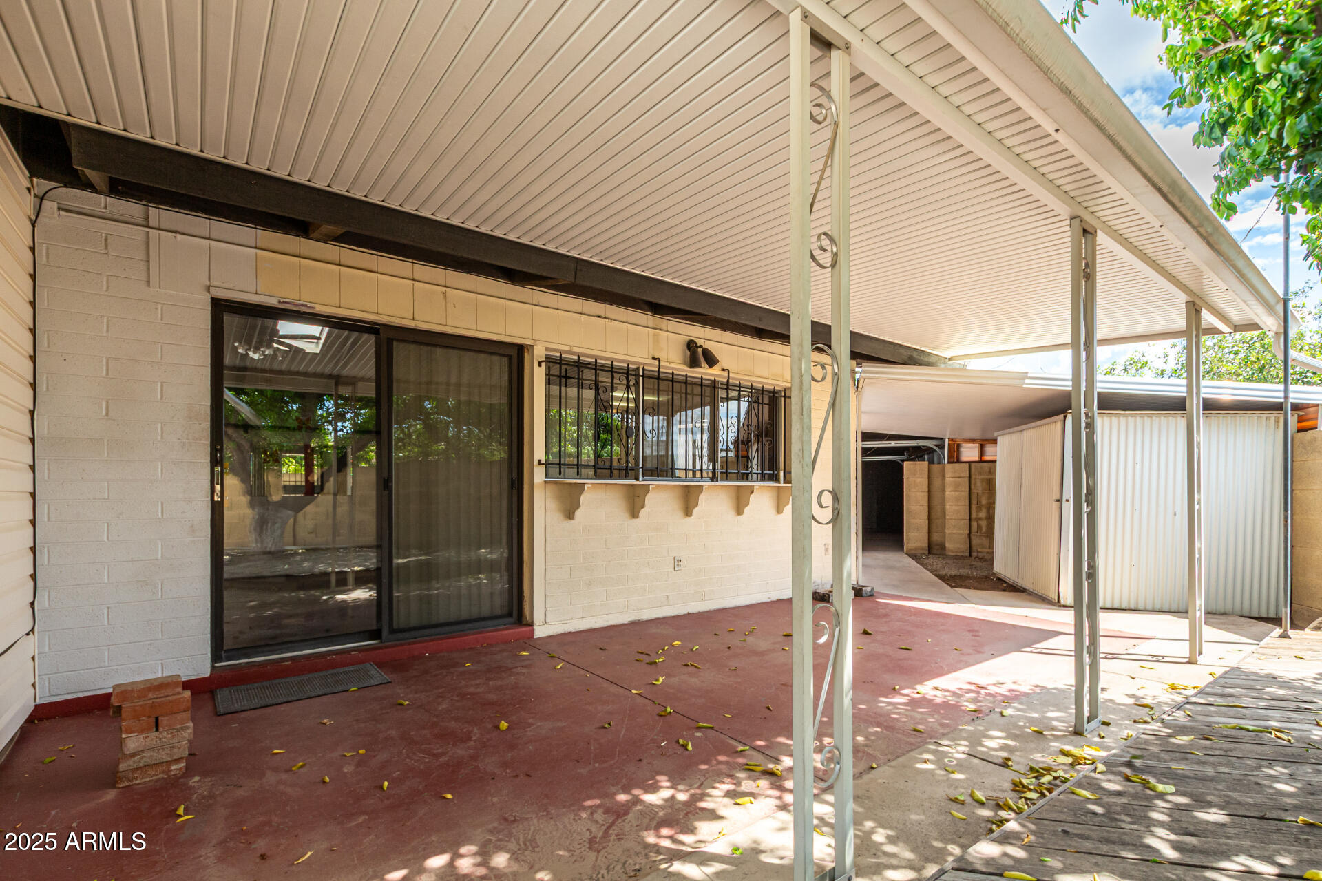 2319 W WETHERSFIELD Road