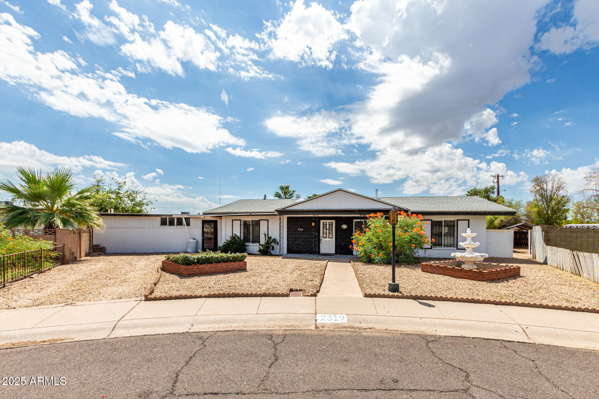 2319 W WETHERSFIELD Road