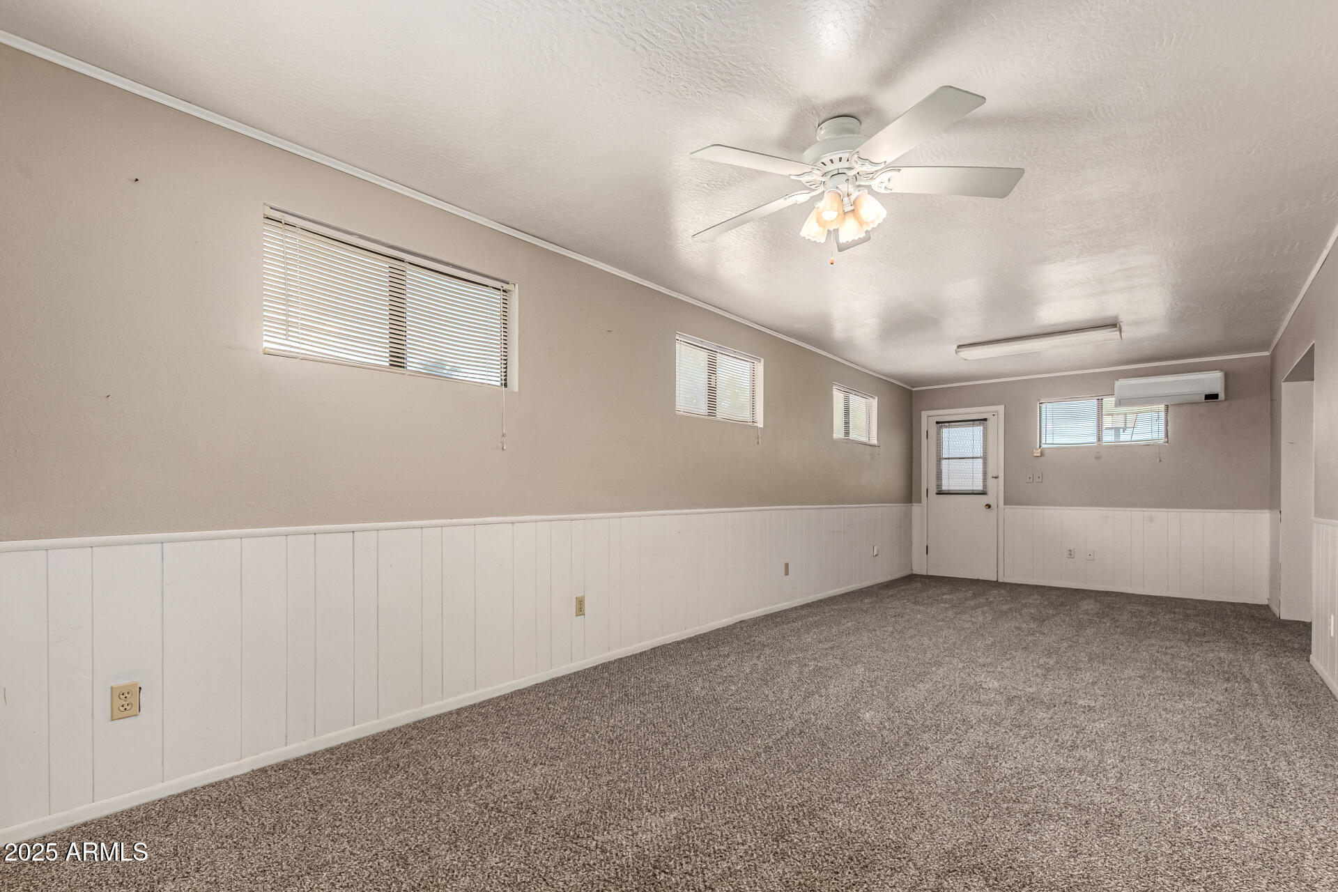 2319 W WETHERSFIELD Road