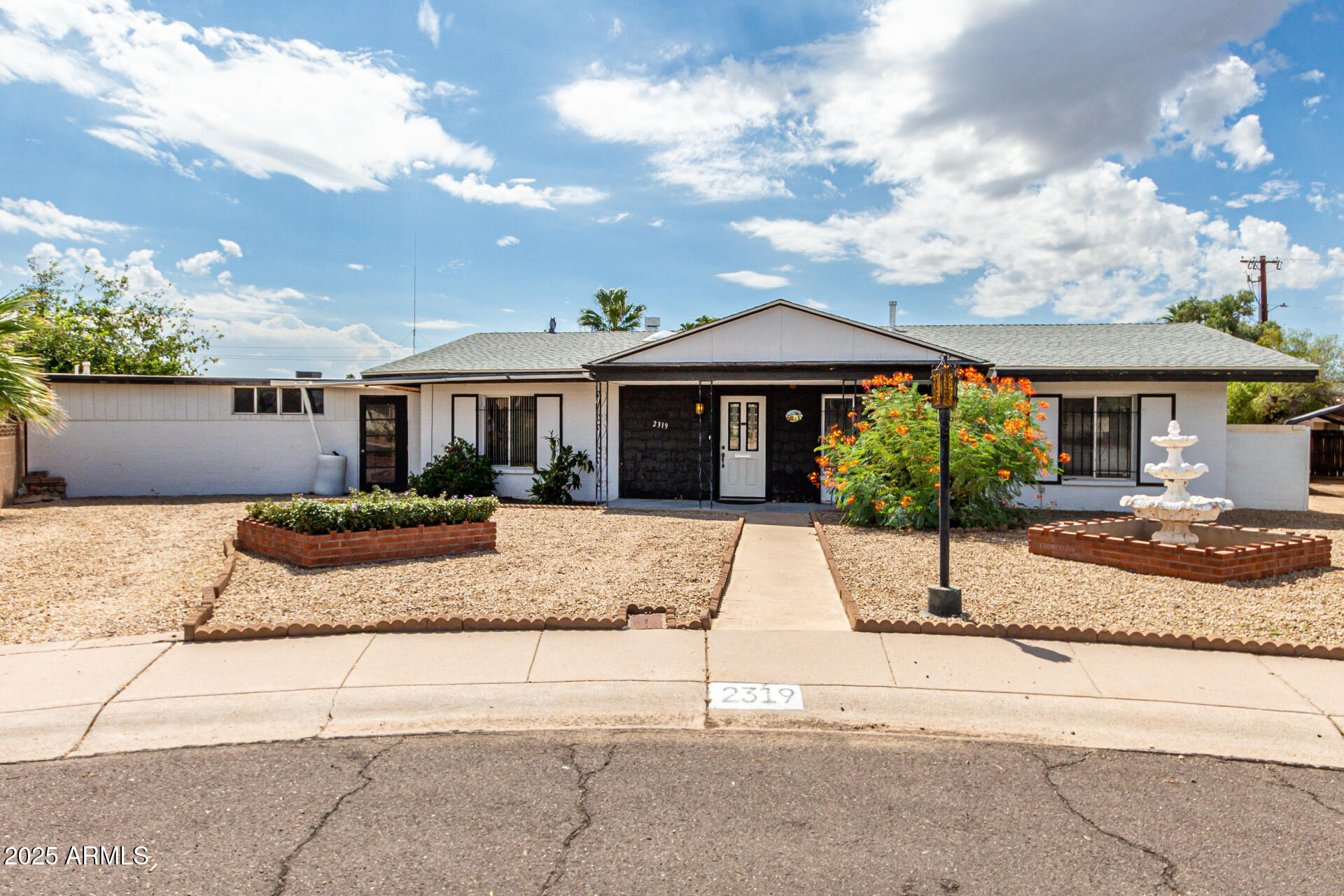 2319 W WETHERSFIELD Road