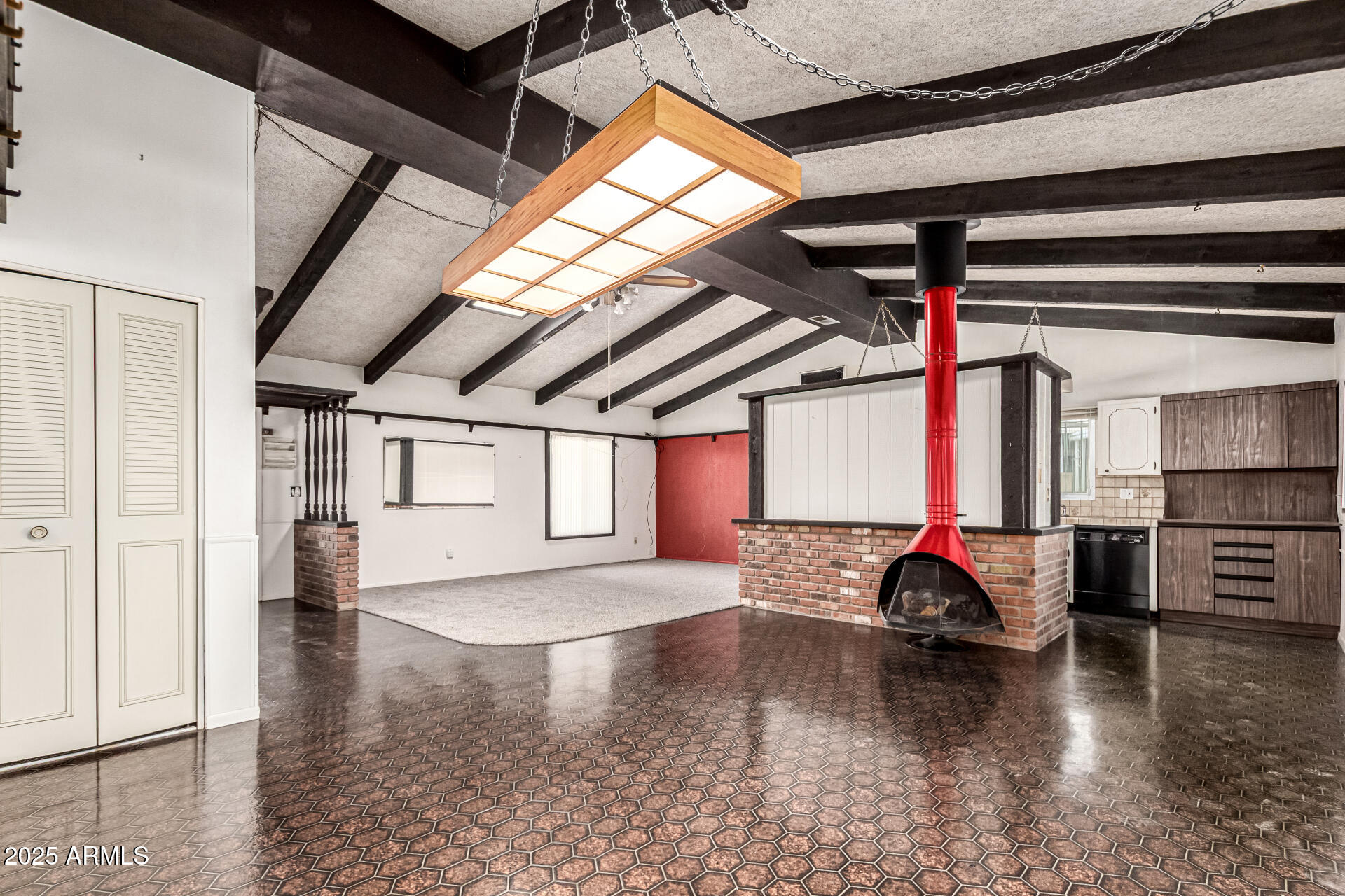 2319 W WETHERSFIELD Road