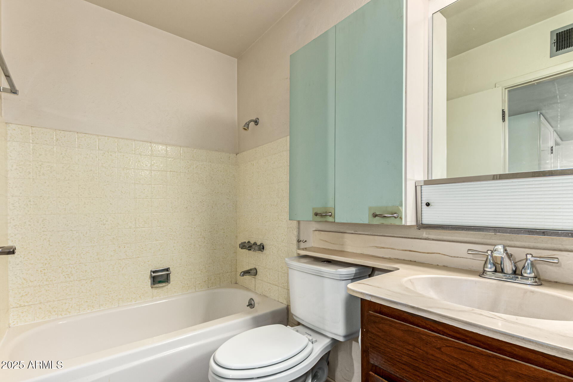 2319 W WETHERSFIELD Road