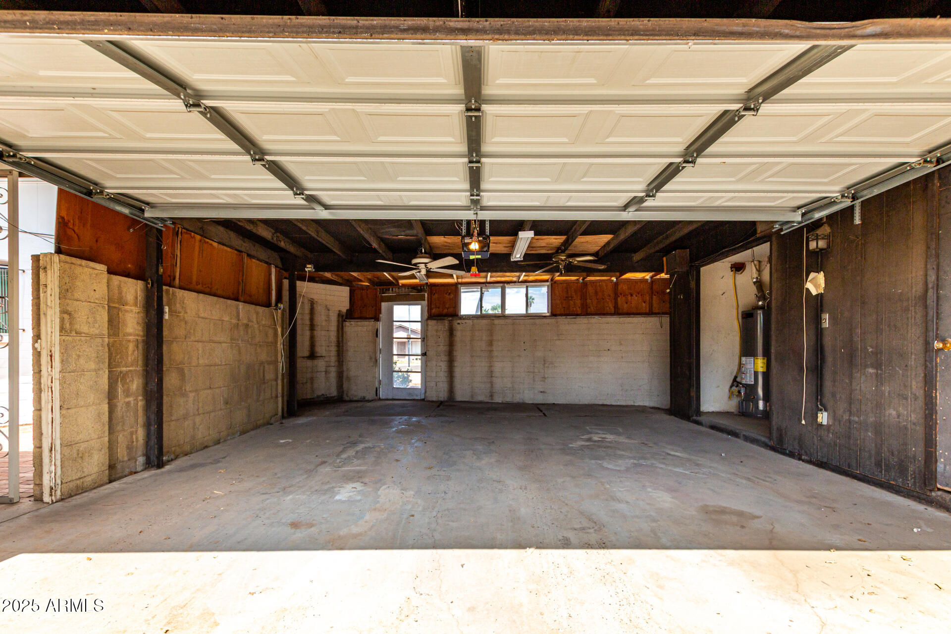 2319 W WETHERSFIELD Road