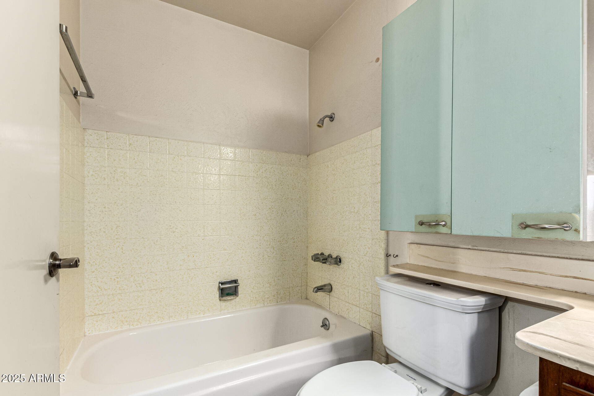 2319 W WETHERSFIELD Road