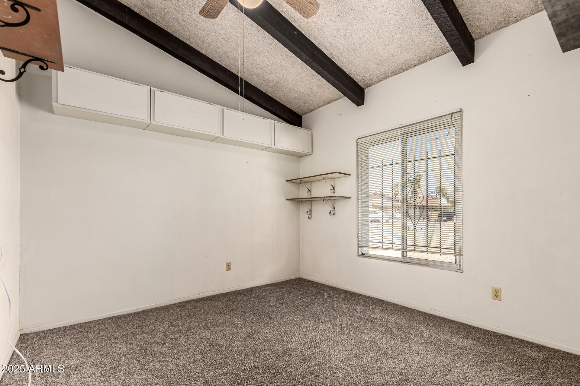 2319 W WETHERSFIELD Road