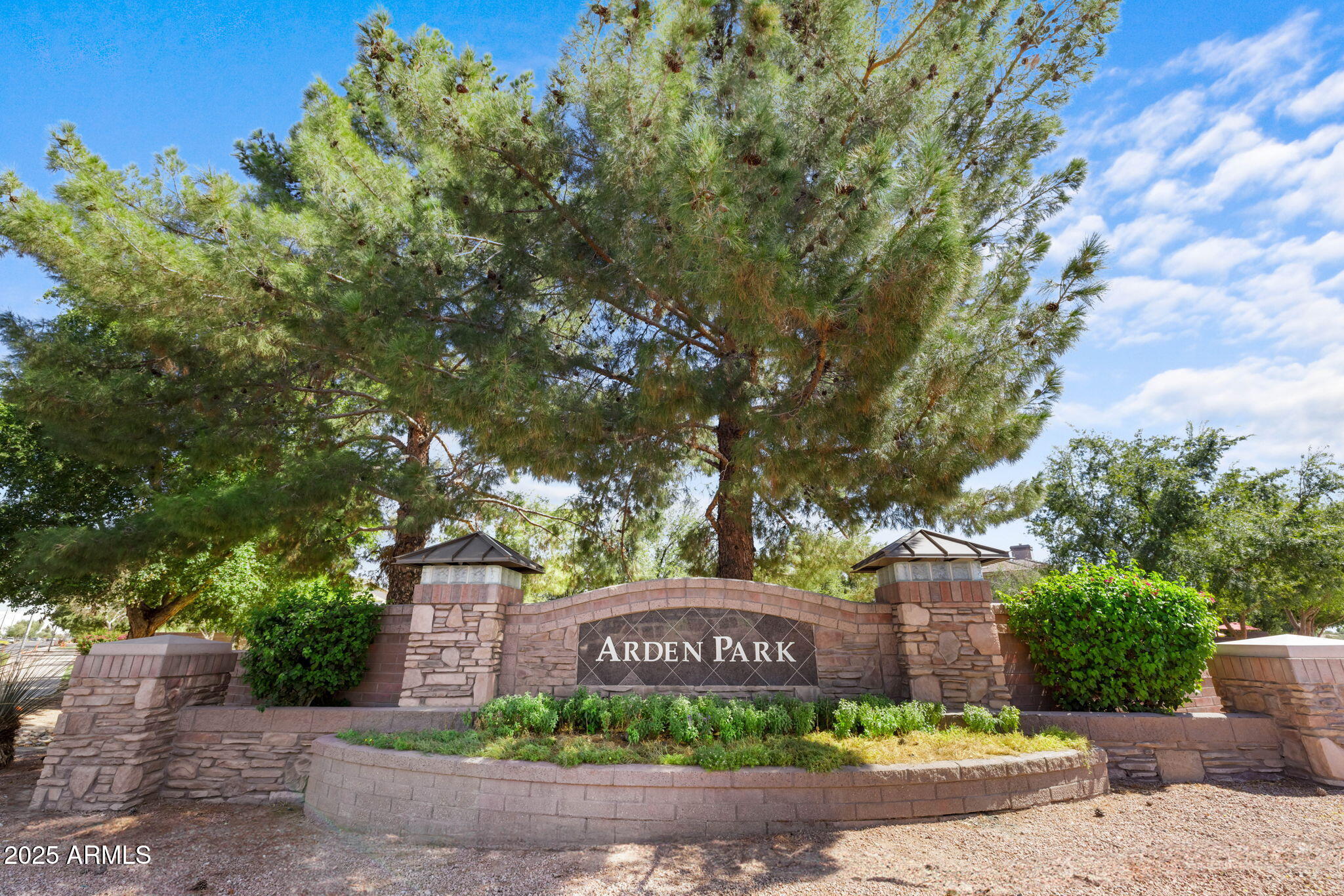 251 W Flamingo Drive