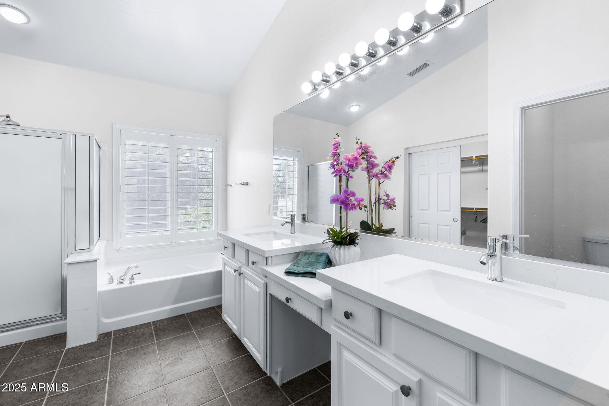 251 W Flamingo Drive