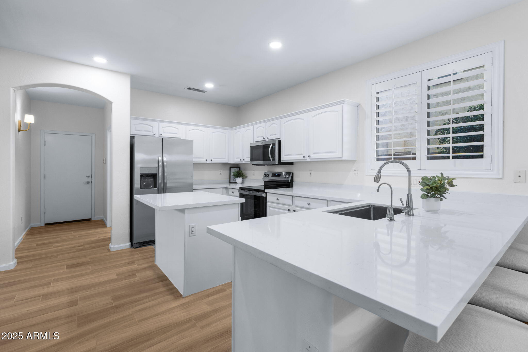 251 W Flamingo Drive