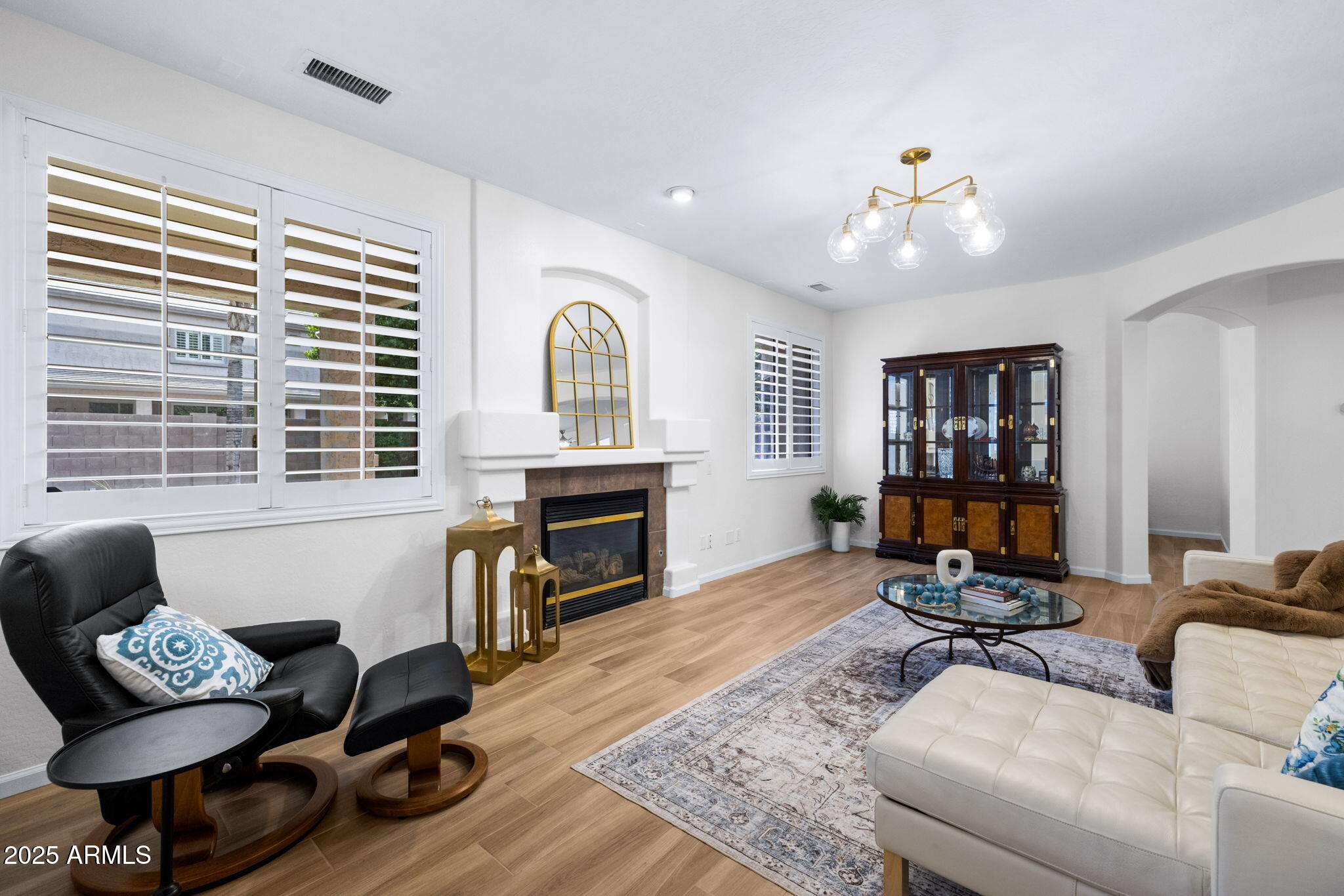 251 W Flamingo Drive