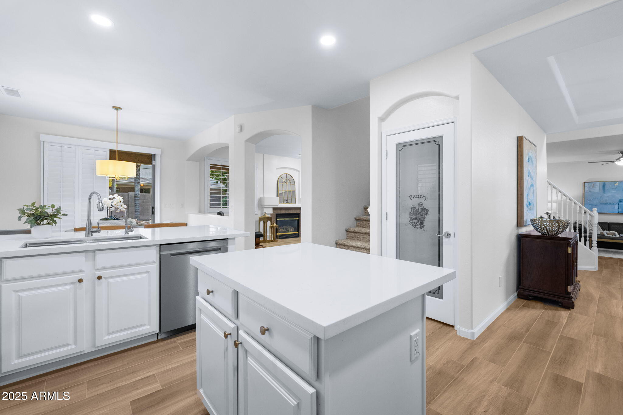 251 W Flamingo Drive