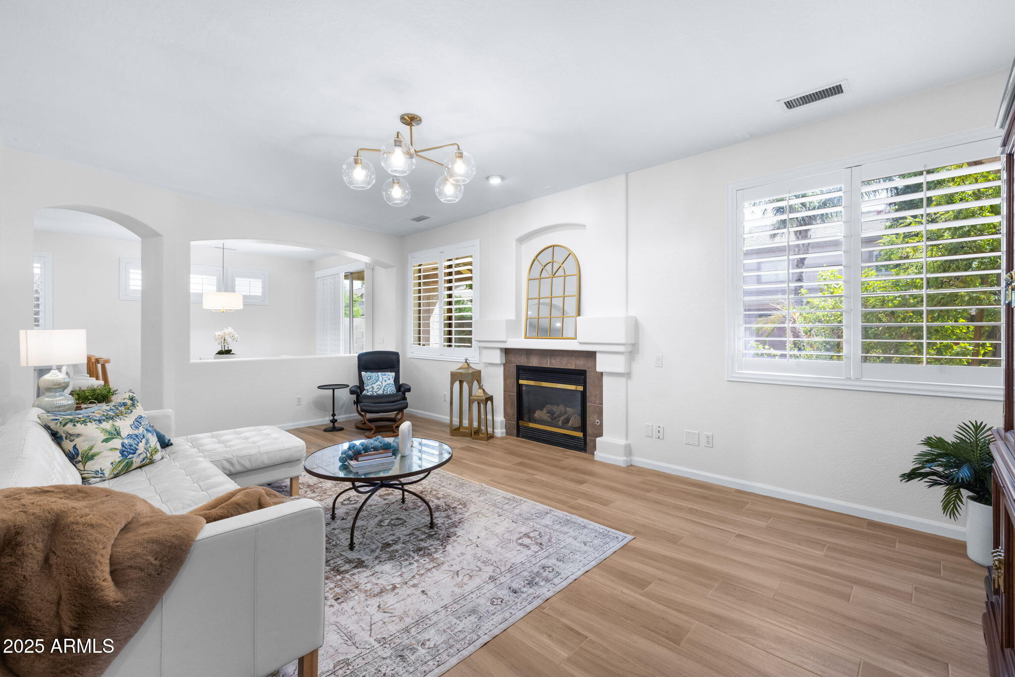 251 W Flamingo Drive