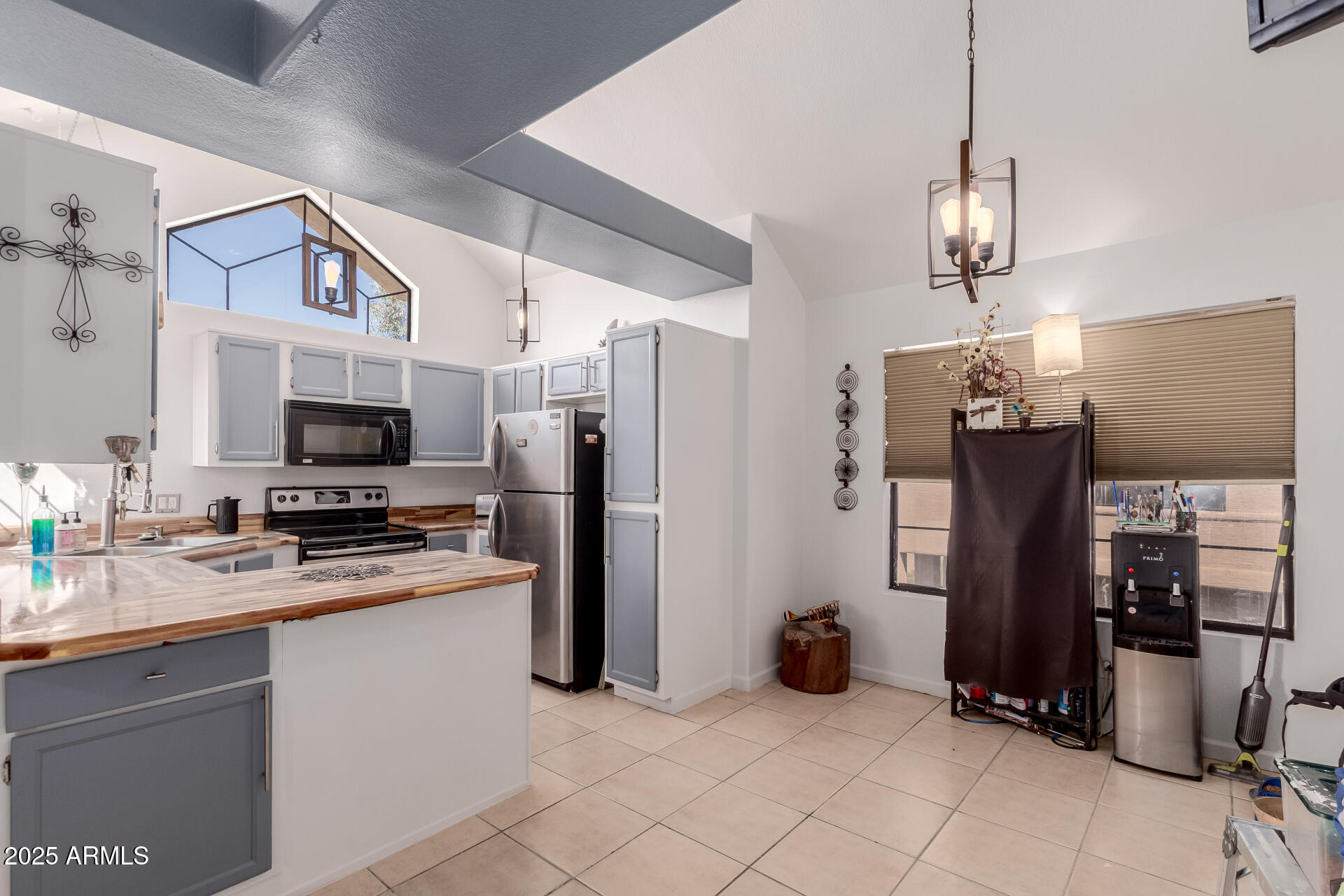 1001 N PASADENA, 179