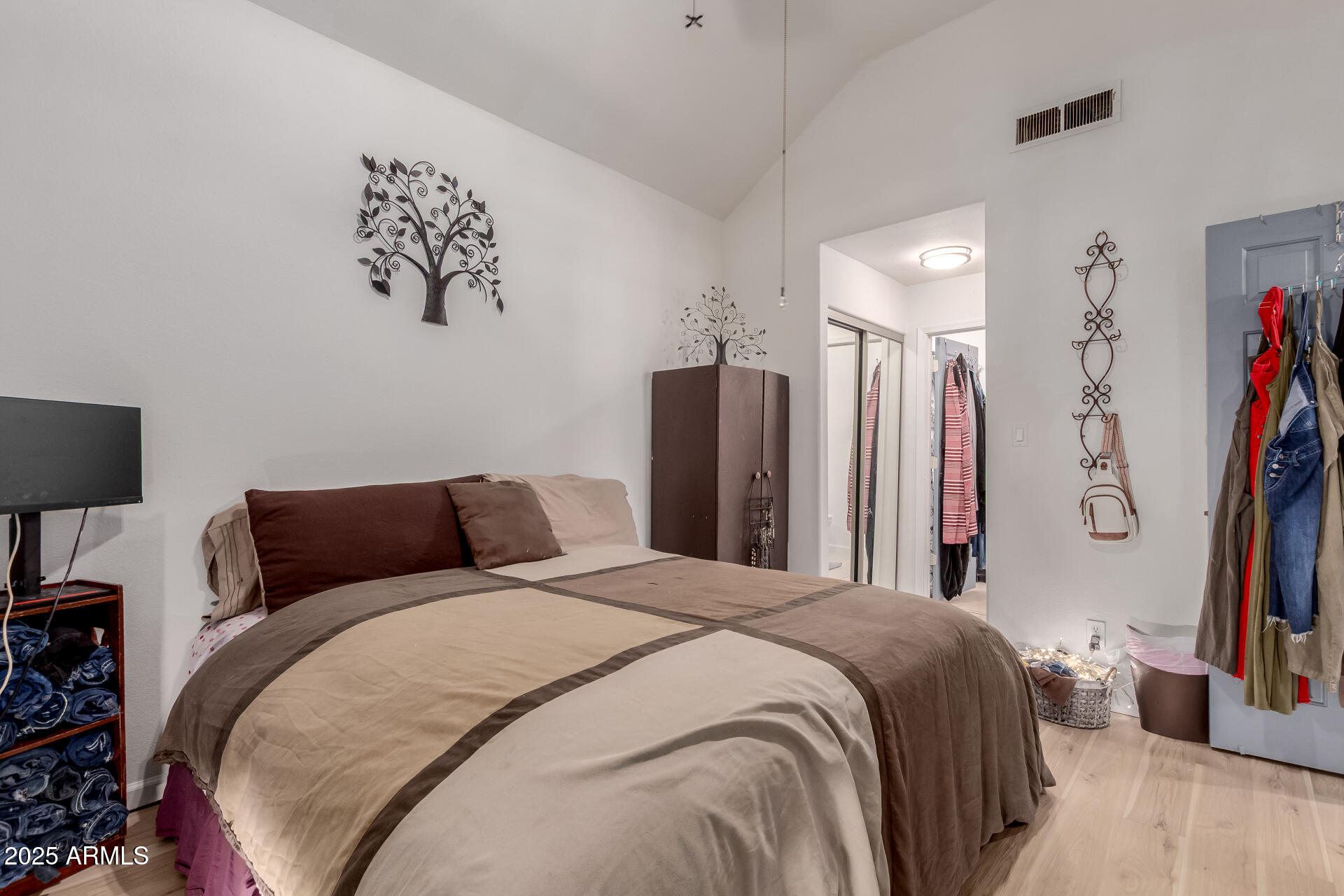 1001 N PASADENA, 179