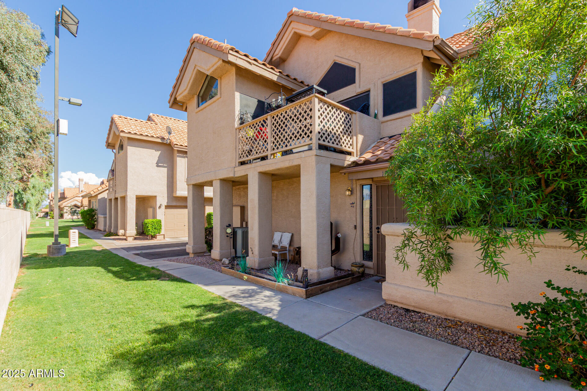 1001 N PASADENA, 179