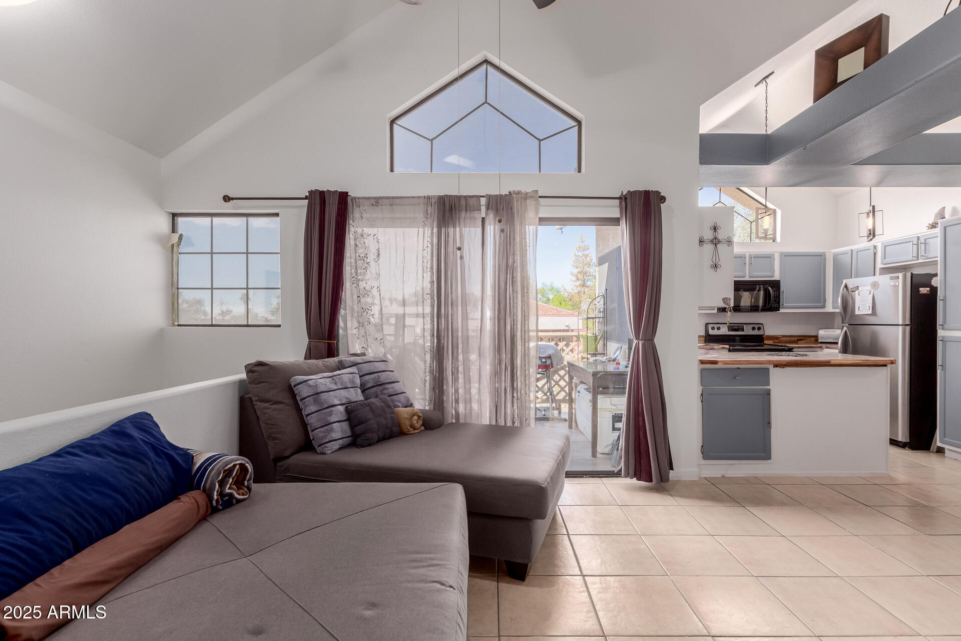 1001 N PASADENA, 179