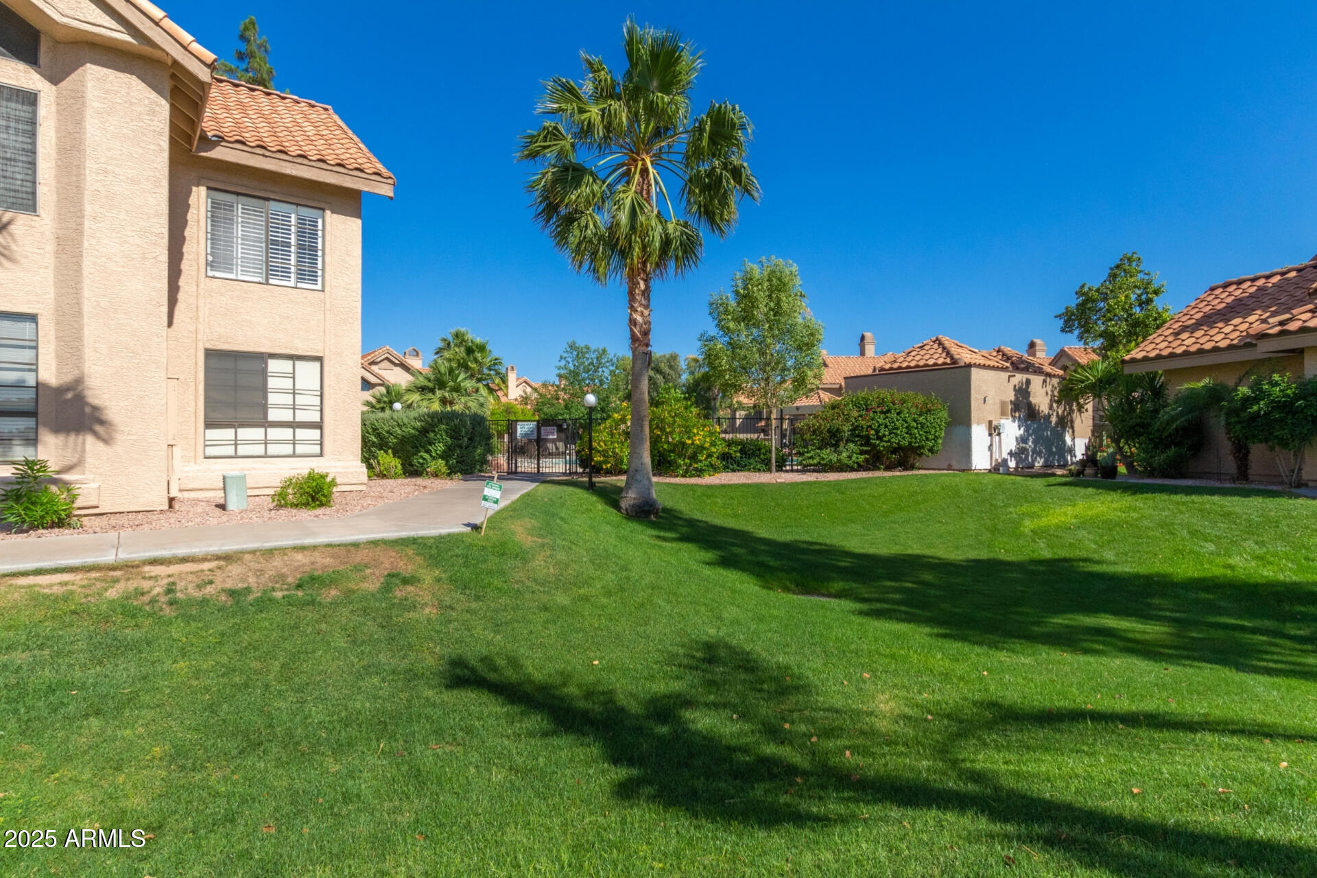 1001 N PASADENA, 179