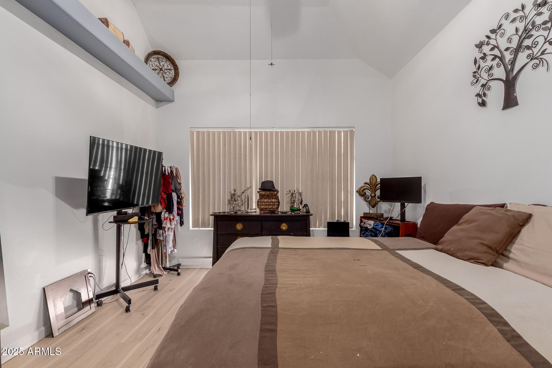 1001 N PASADENA, 179