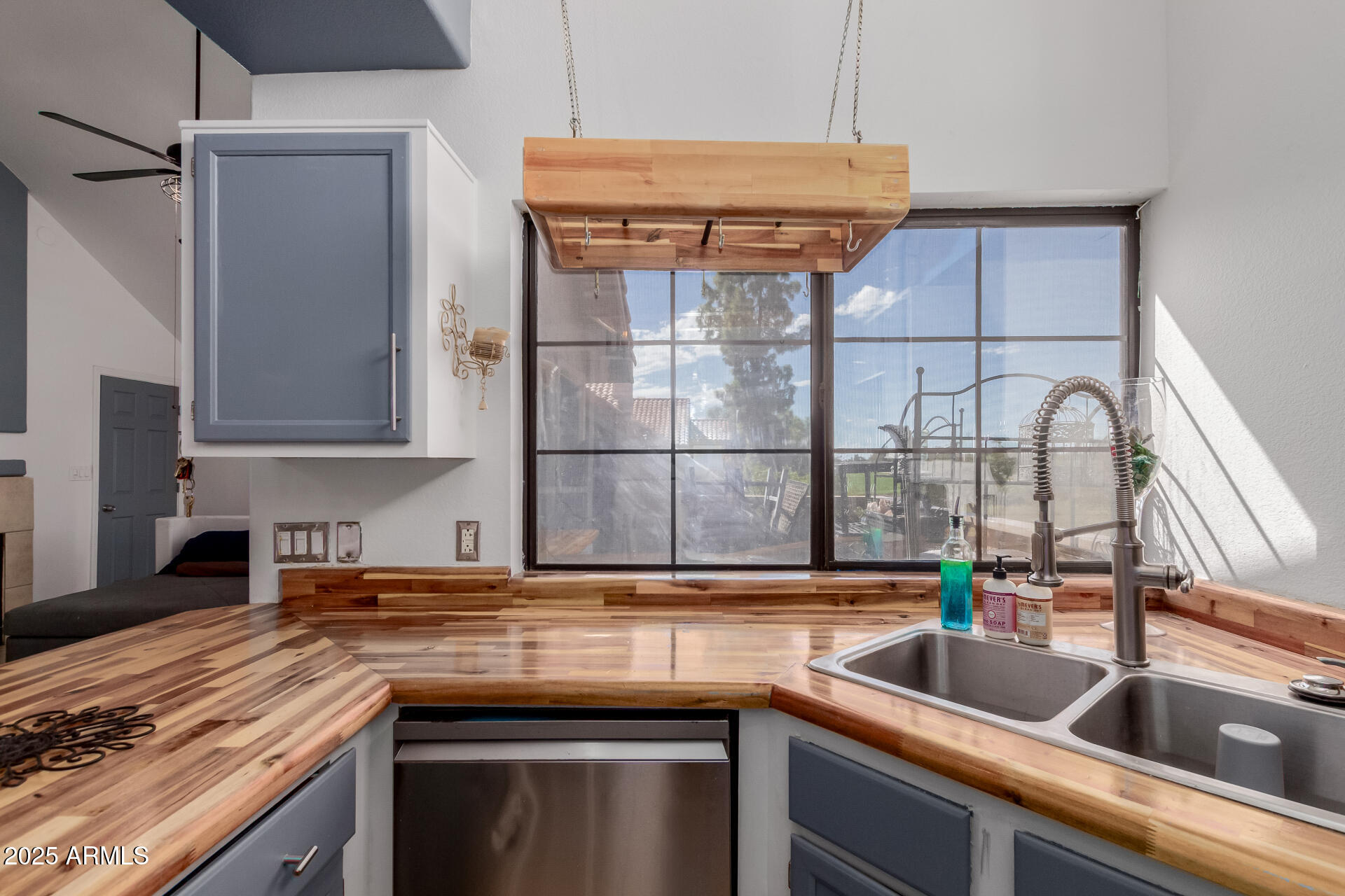 1001 N PASADENA, 179