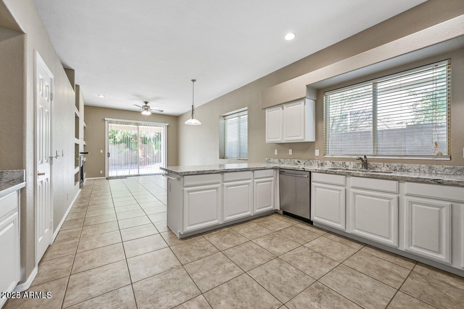 4642 W TOLEDO Street