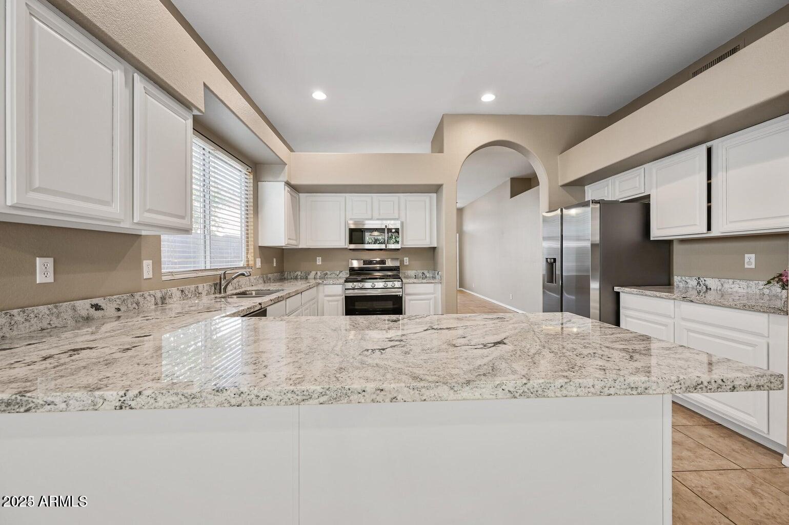 4642 W TOLEDO Street