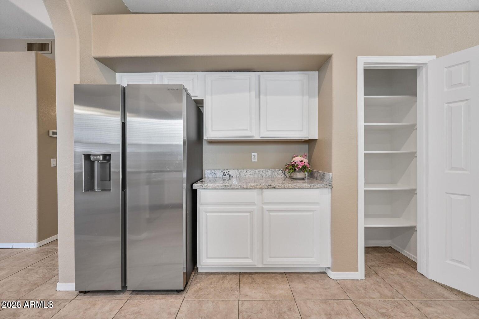 4642 W TOLEDO Street