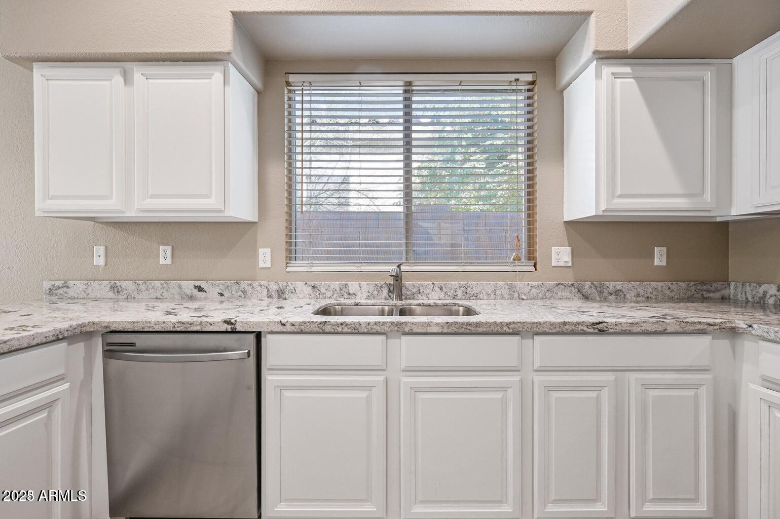 4642 W TOLEDO Street