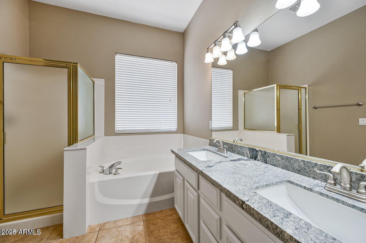 4642 W TOLEDO Street