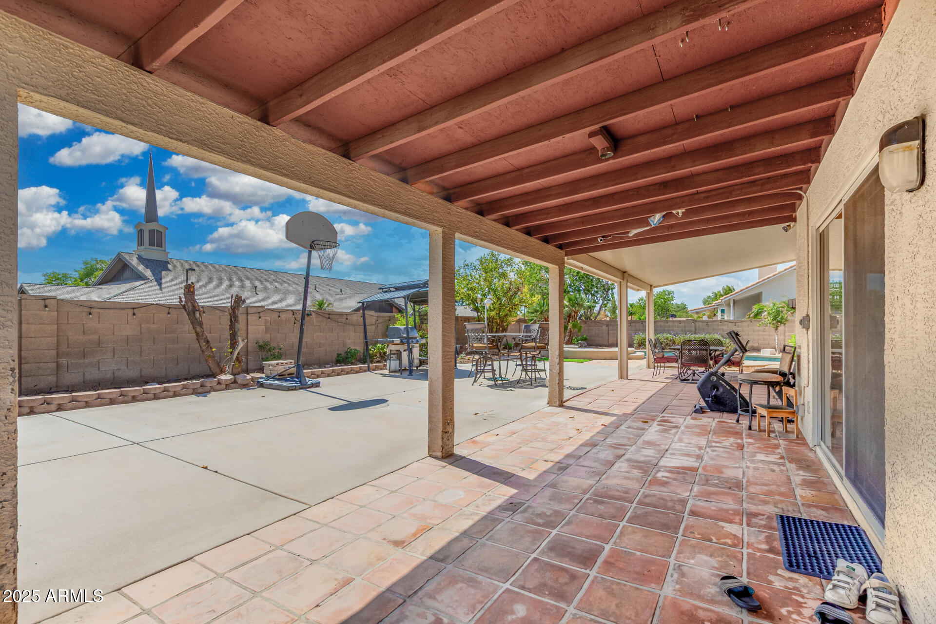 2753 E NORTHRIDGE Circle