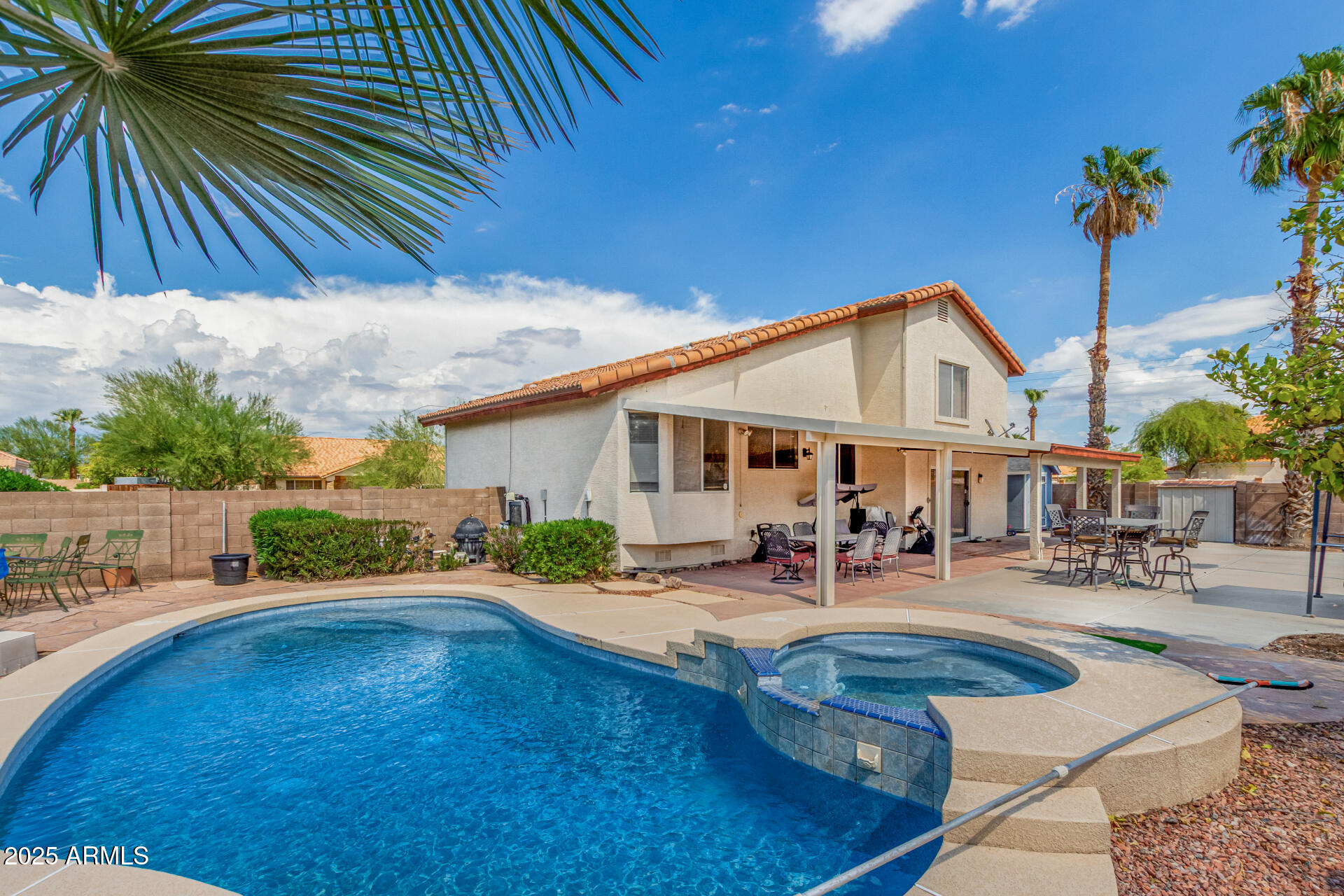 2753 E NORTHRIDGE Circle