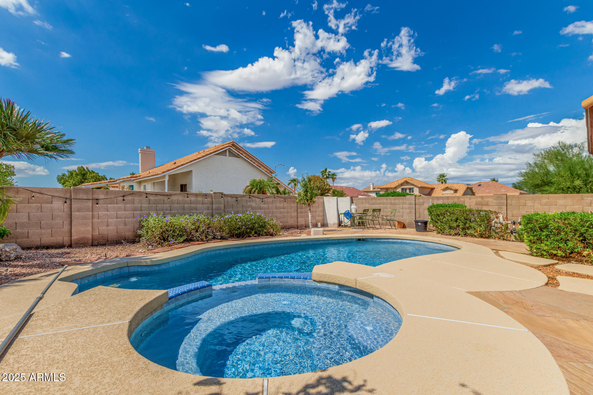 2753 E NORTHRIDGE Circle