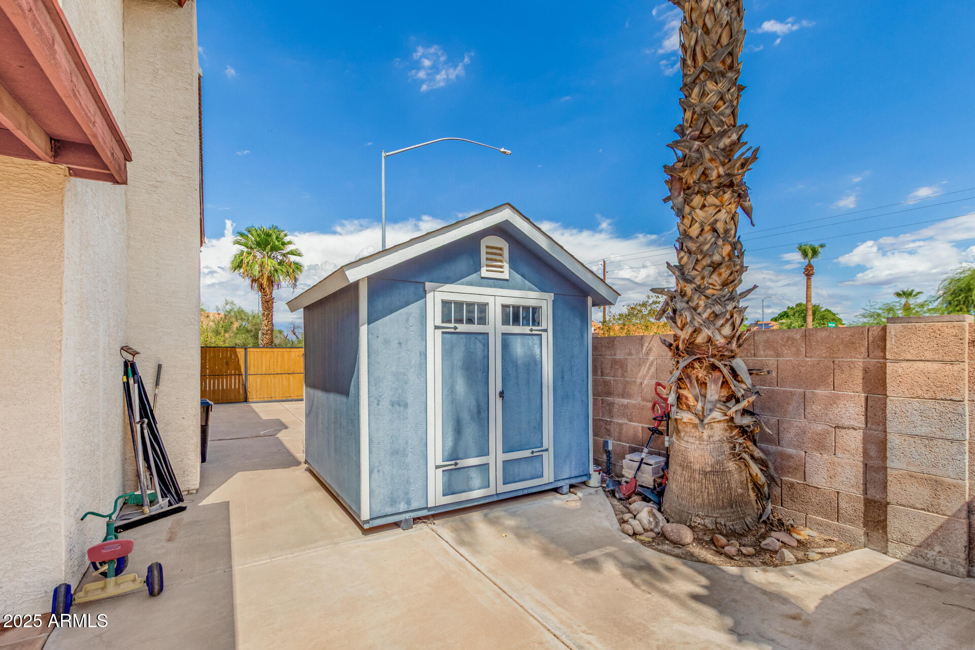 2753 E NORTHRIDGE Circle