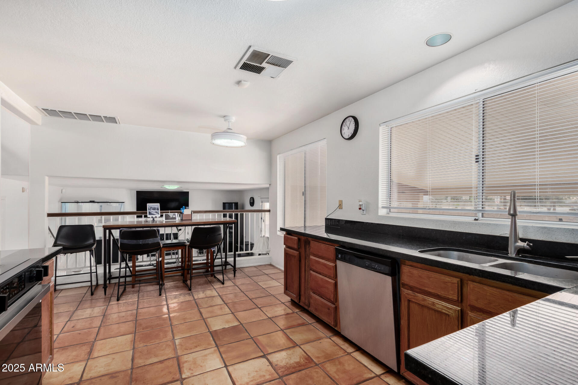 2753 E NORTHRIDGE Circle