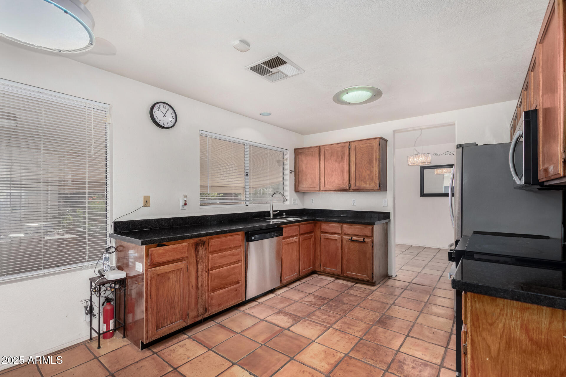 2753 E NORTHRIDGE Circle