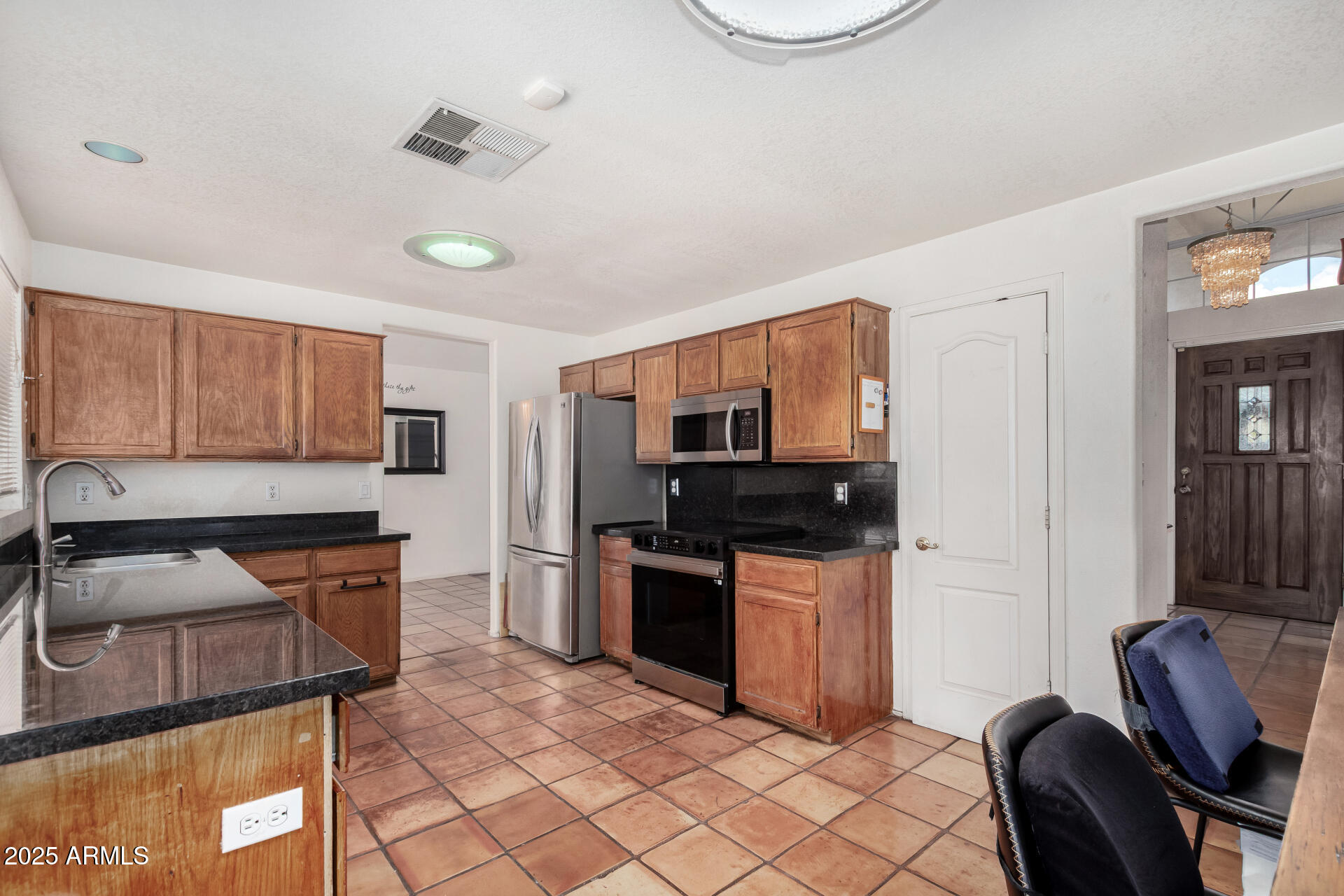 2753 E NORTHRIDGE Circle