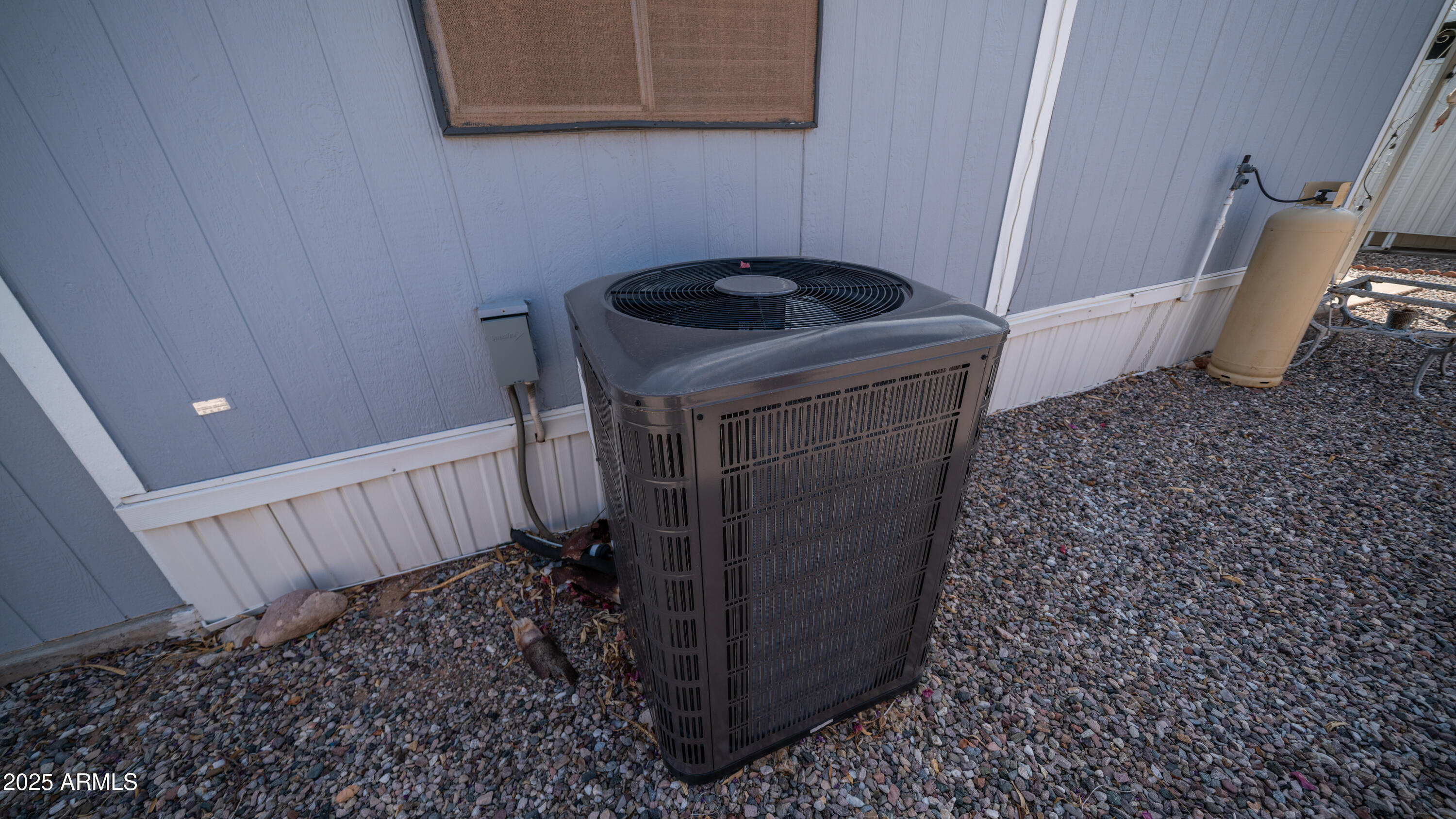 301 S SIGNAL BUTTE Road, 51