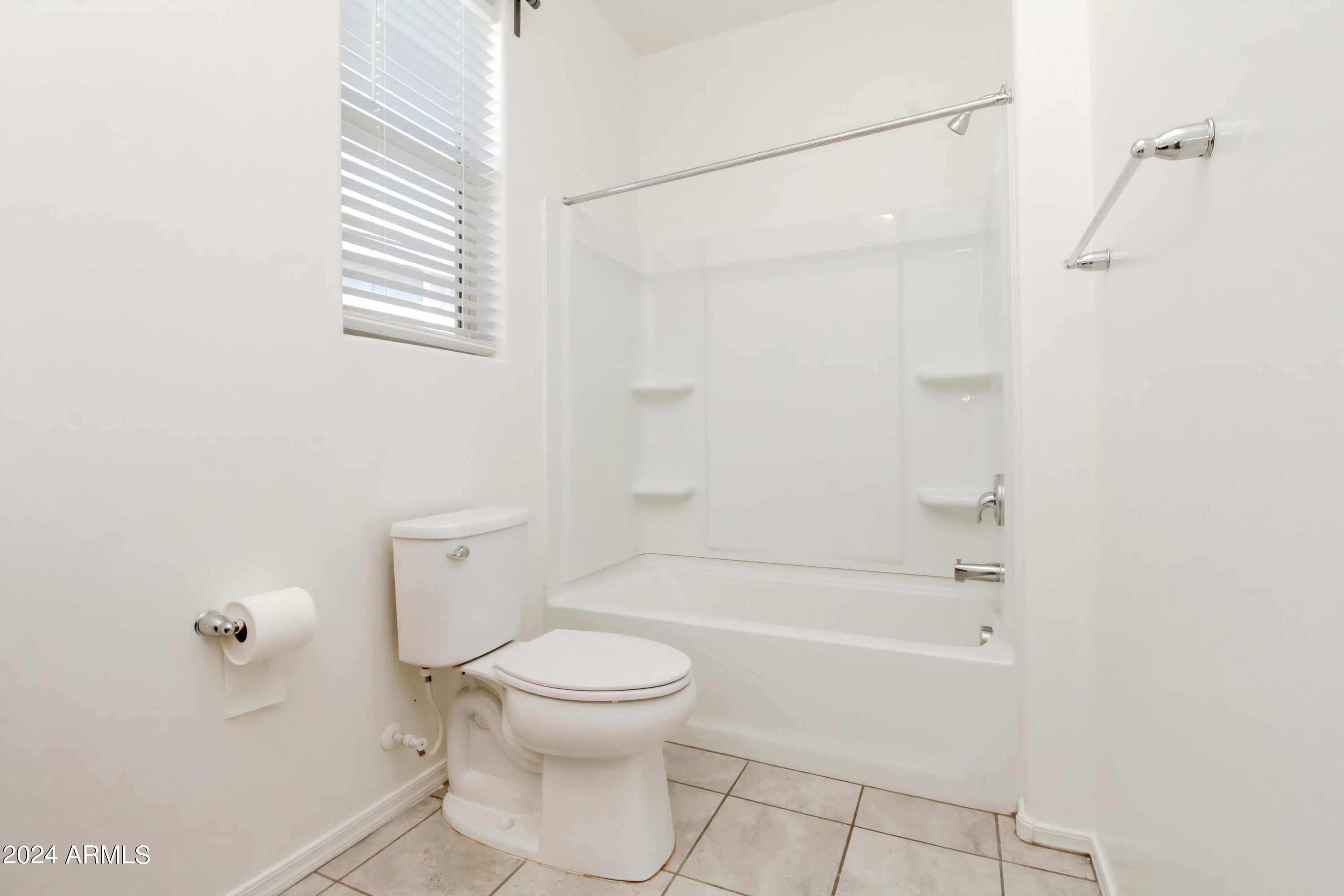 637 E BUCKINGHAM Avenue