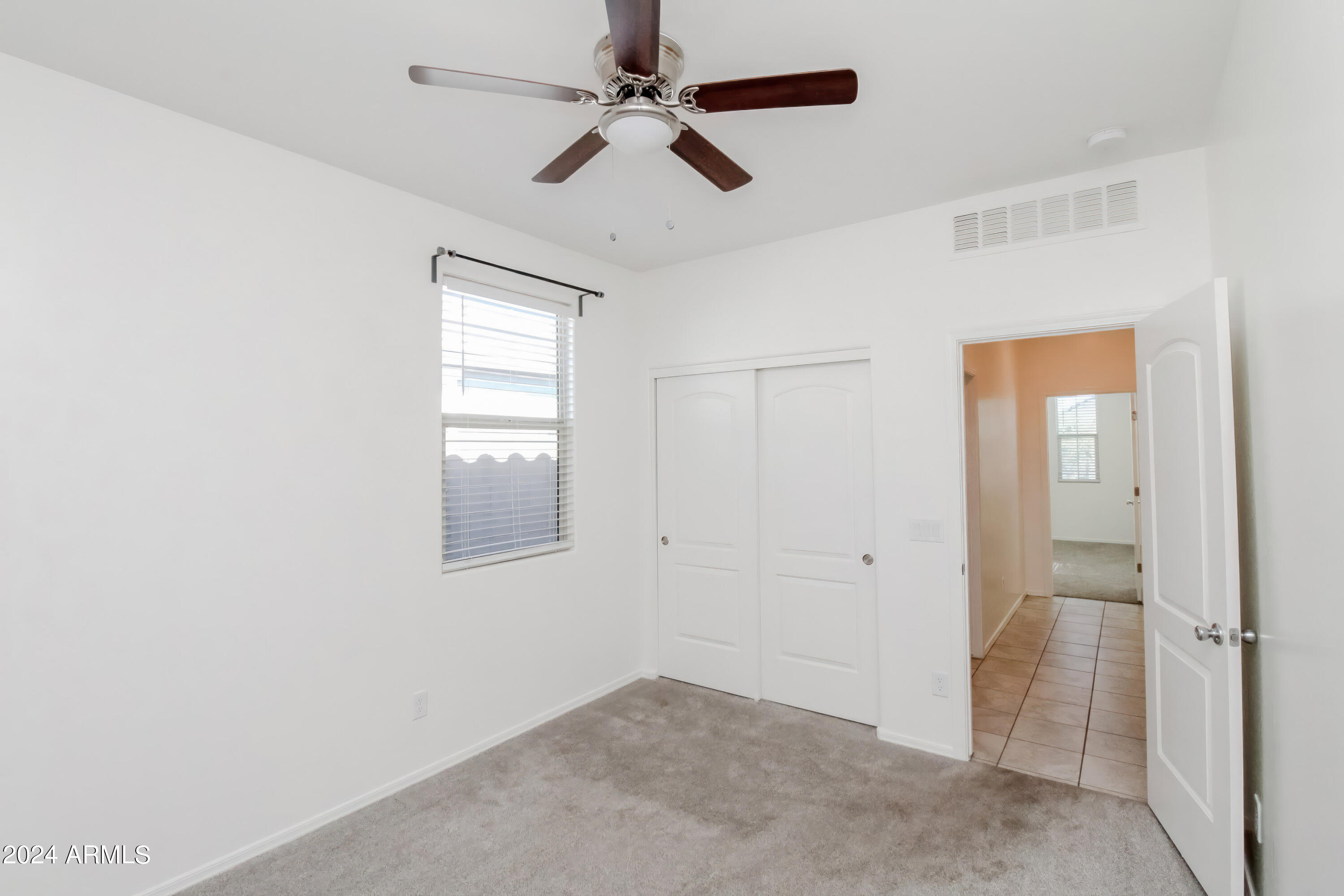 637 E BUCKINGHAM Avenue