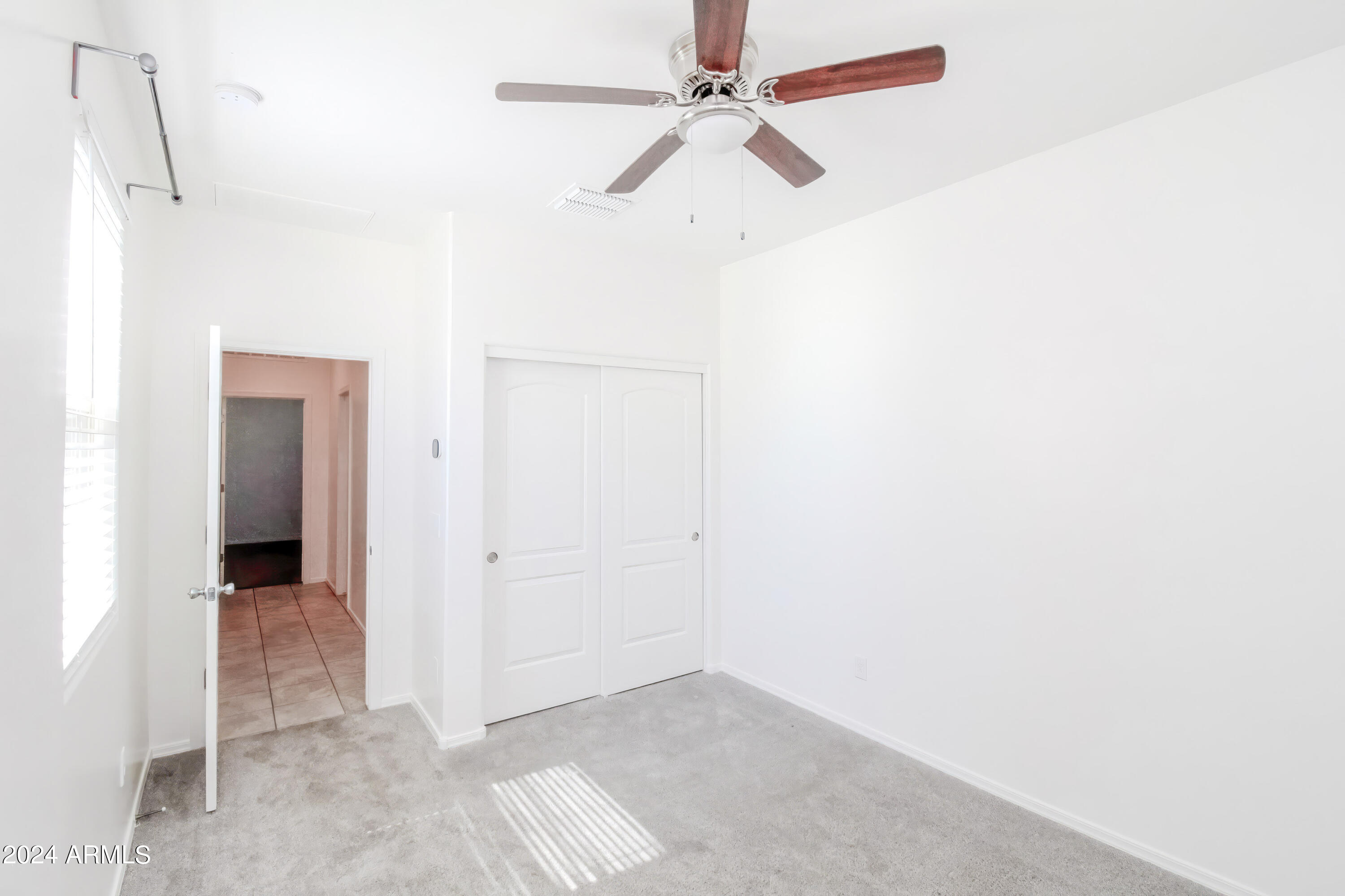 637 E BUCKINGHAM Avenue