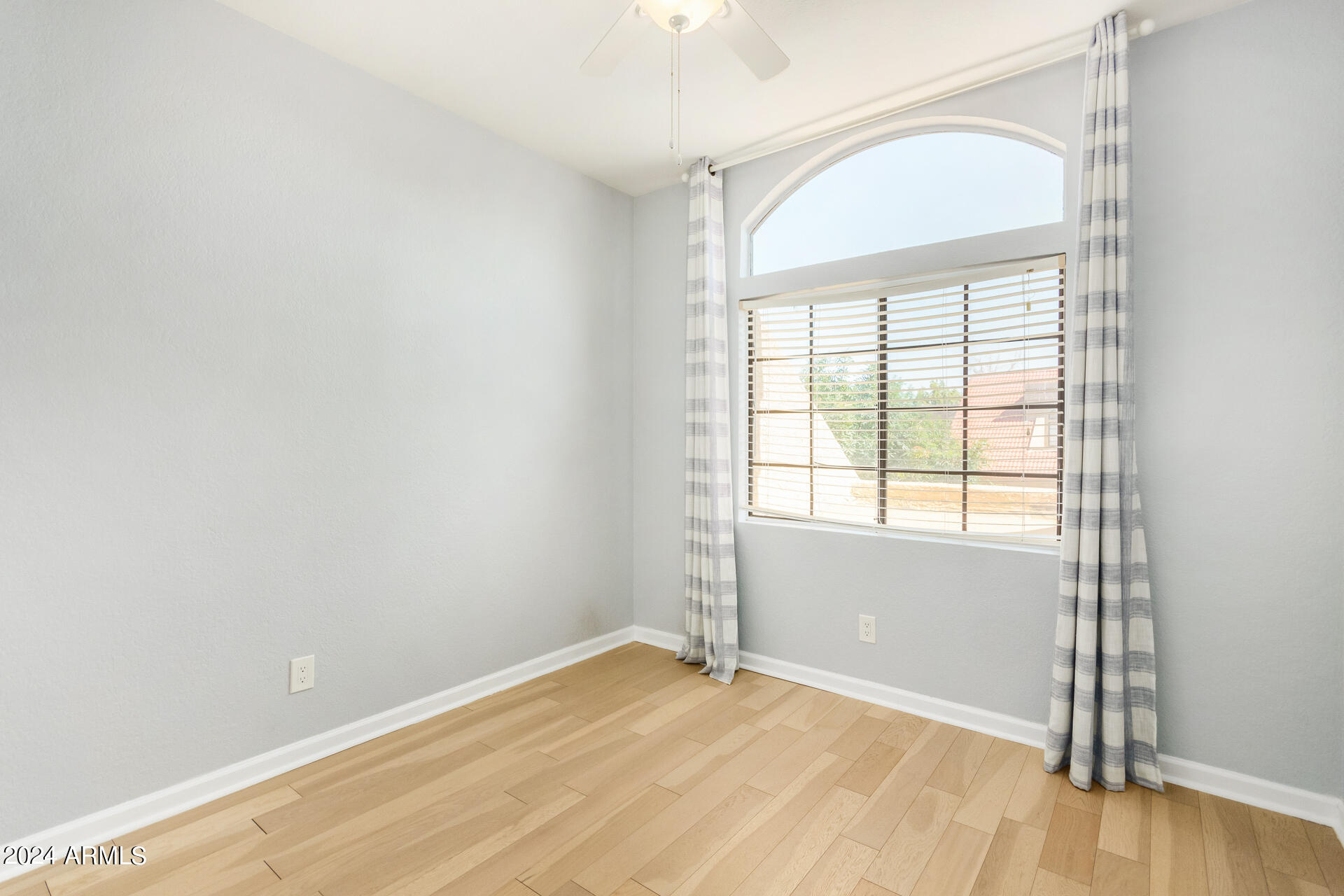 4586 W HARRISON Street